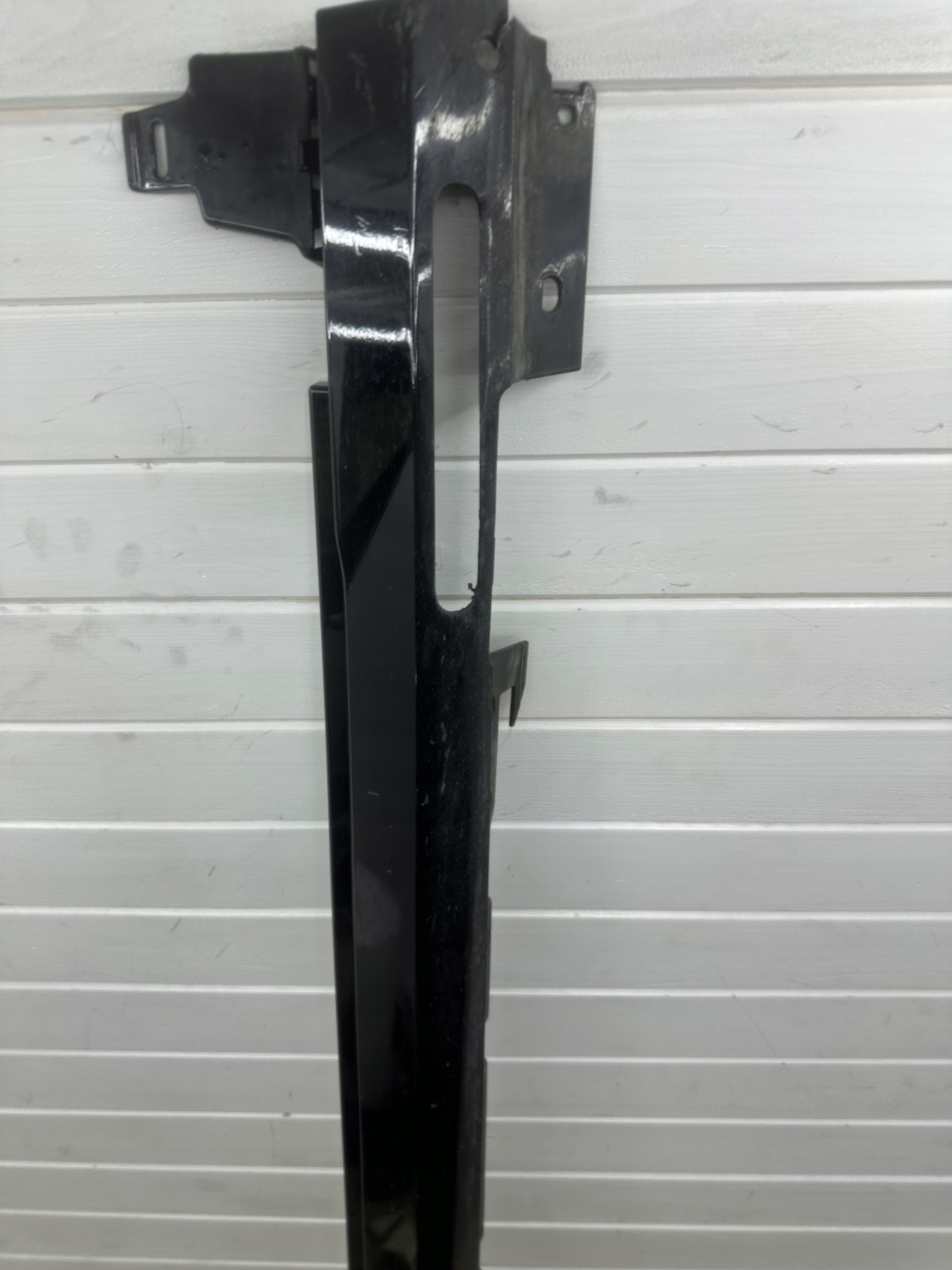 BMW iX 2024 right side mouldings threshold, caps