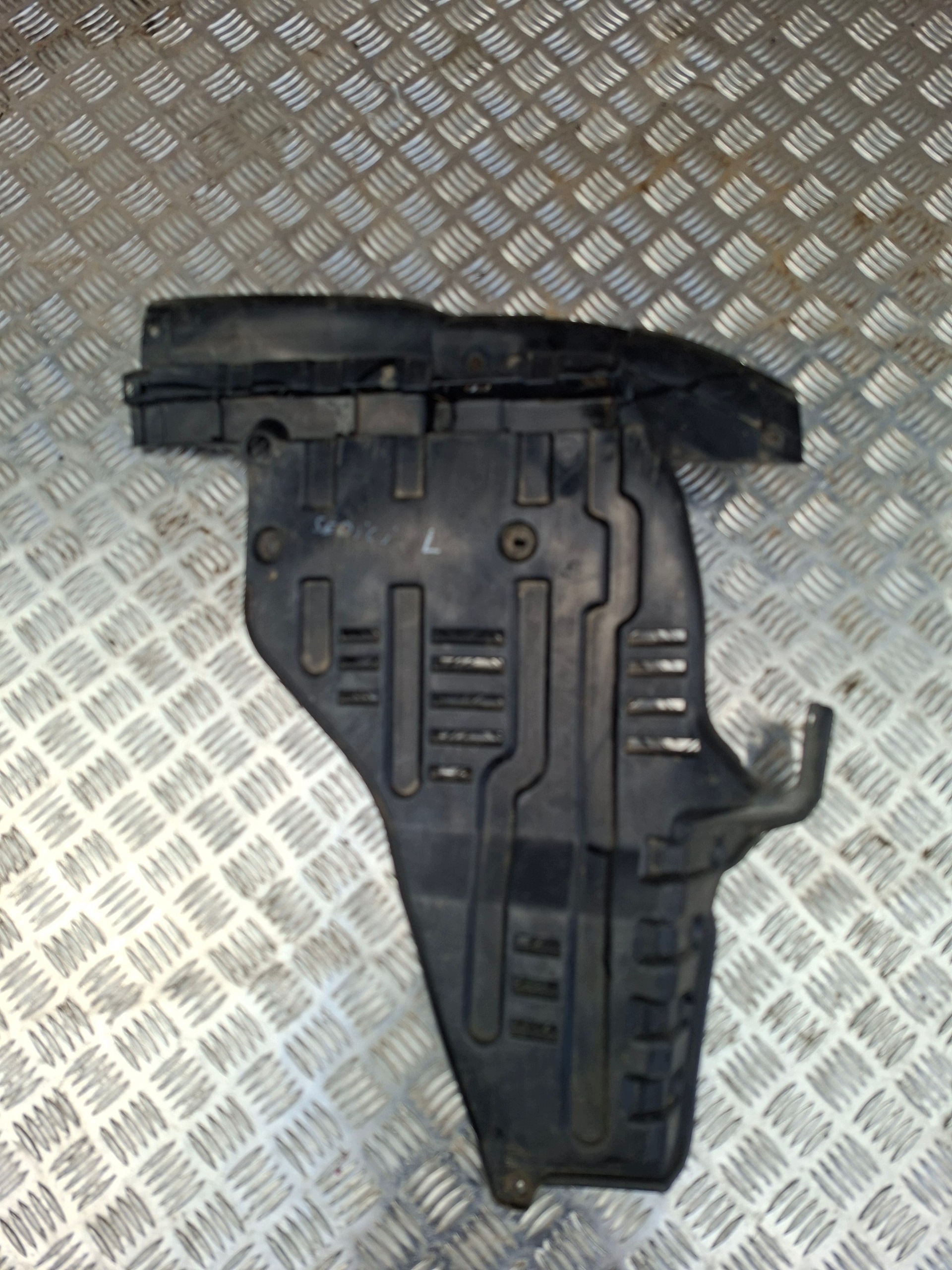 motorabdeckung links SUZUKI SX4 7239280J00