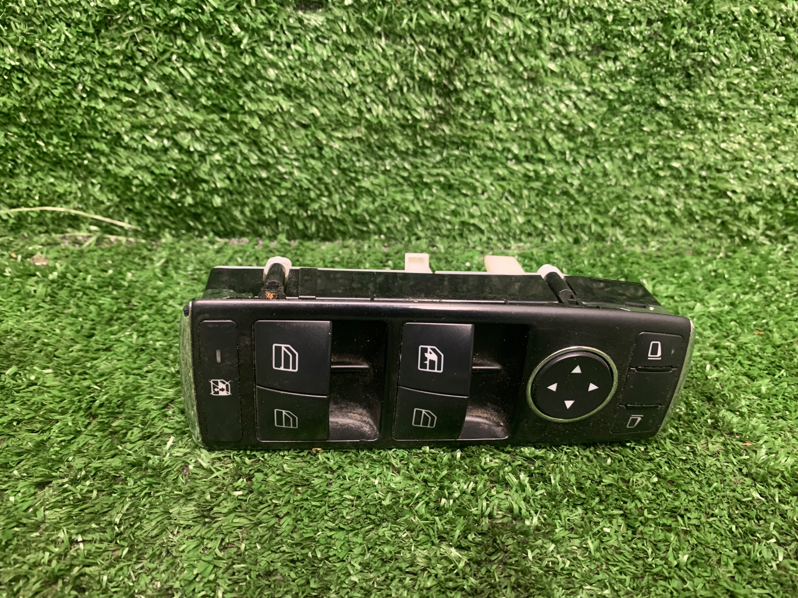 Bouton panel Vitre Mercedes W212 A2128208210