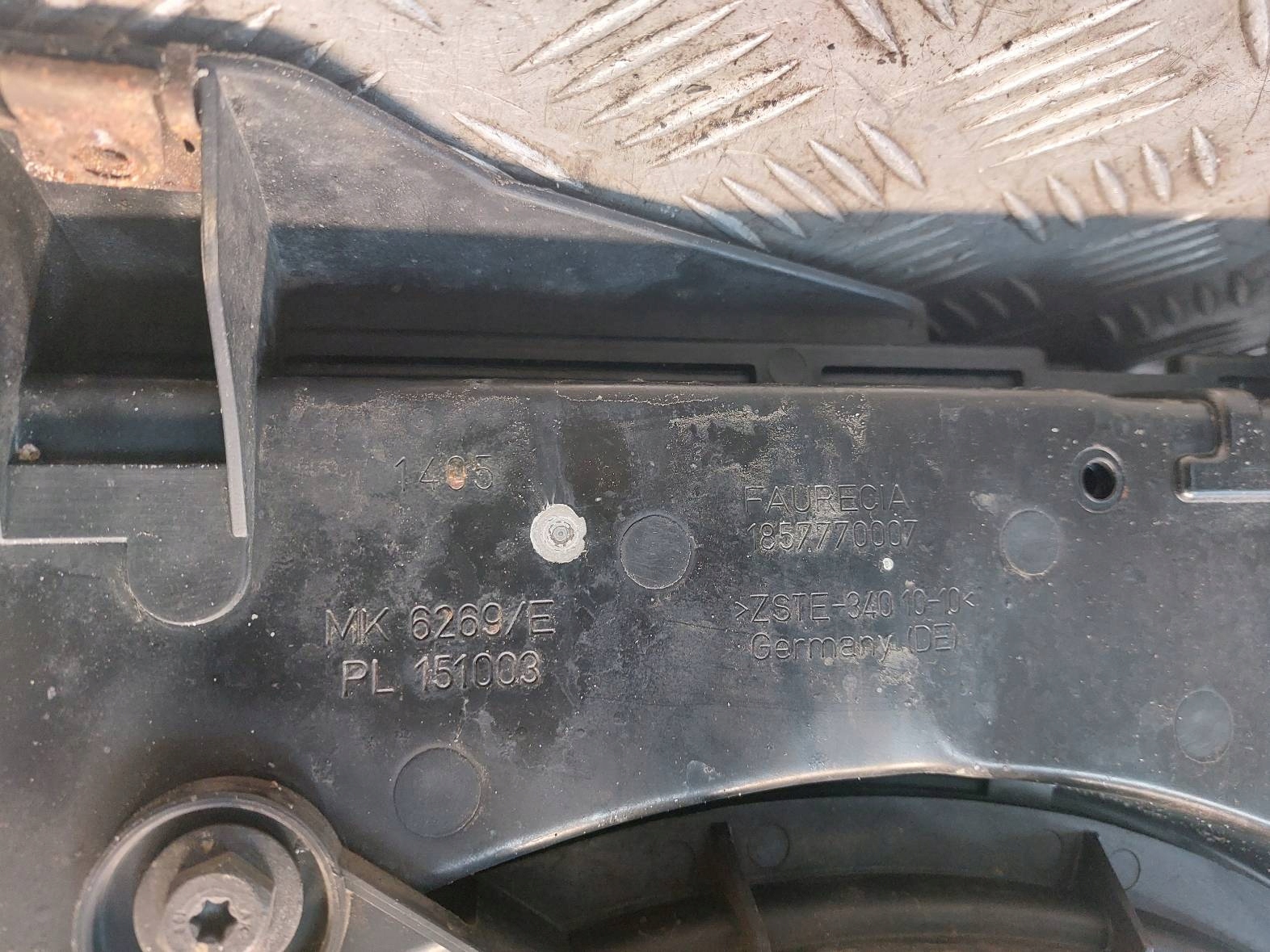 support panel for radiators pillar iron + KOMPLET of radiators AUDI A6 C6 2.4 V6
