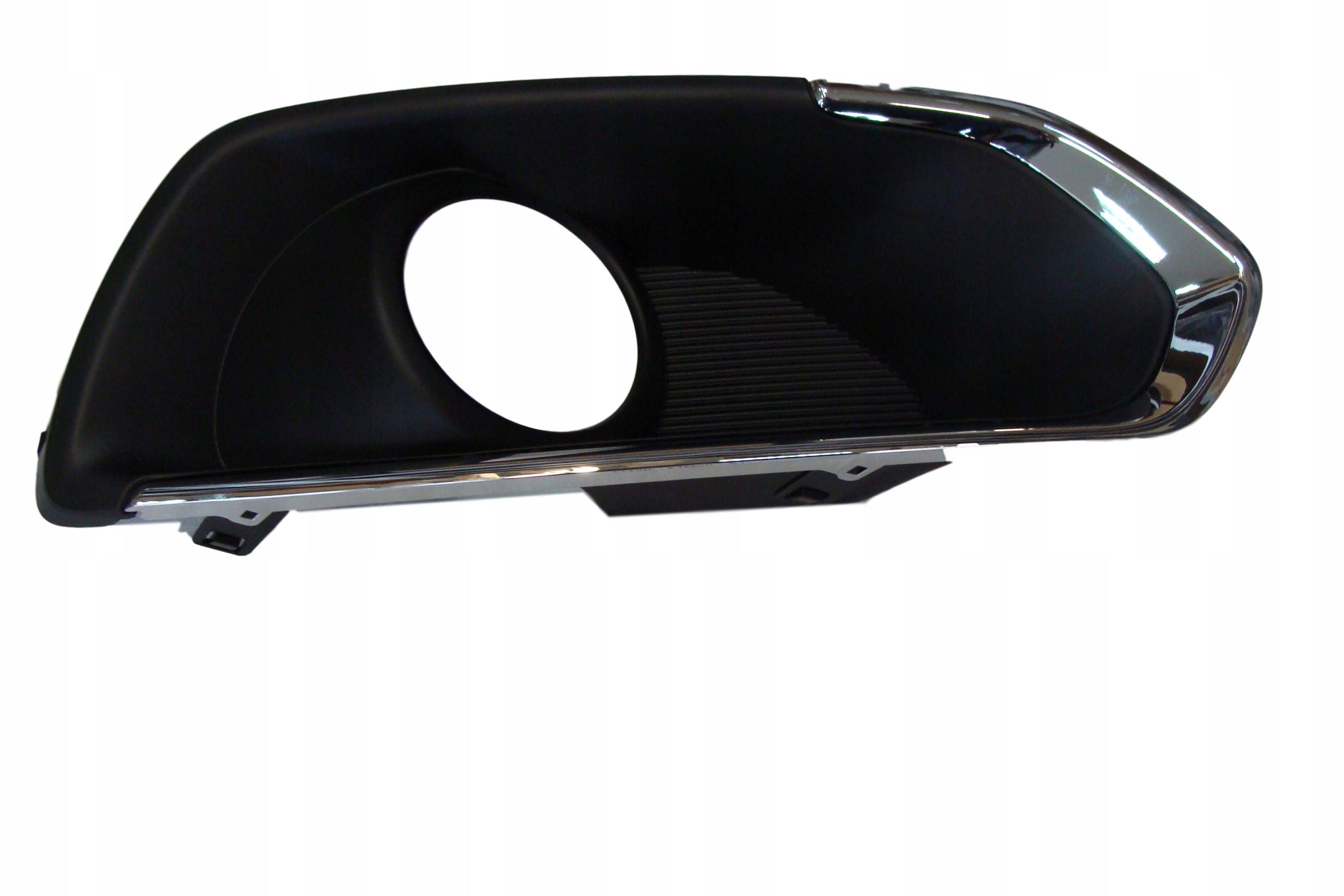 SUZUKI S CROSS 2013 15 ZASLEPKA HALOGENU PRAWA