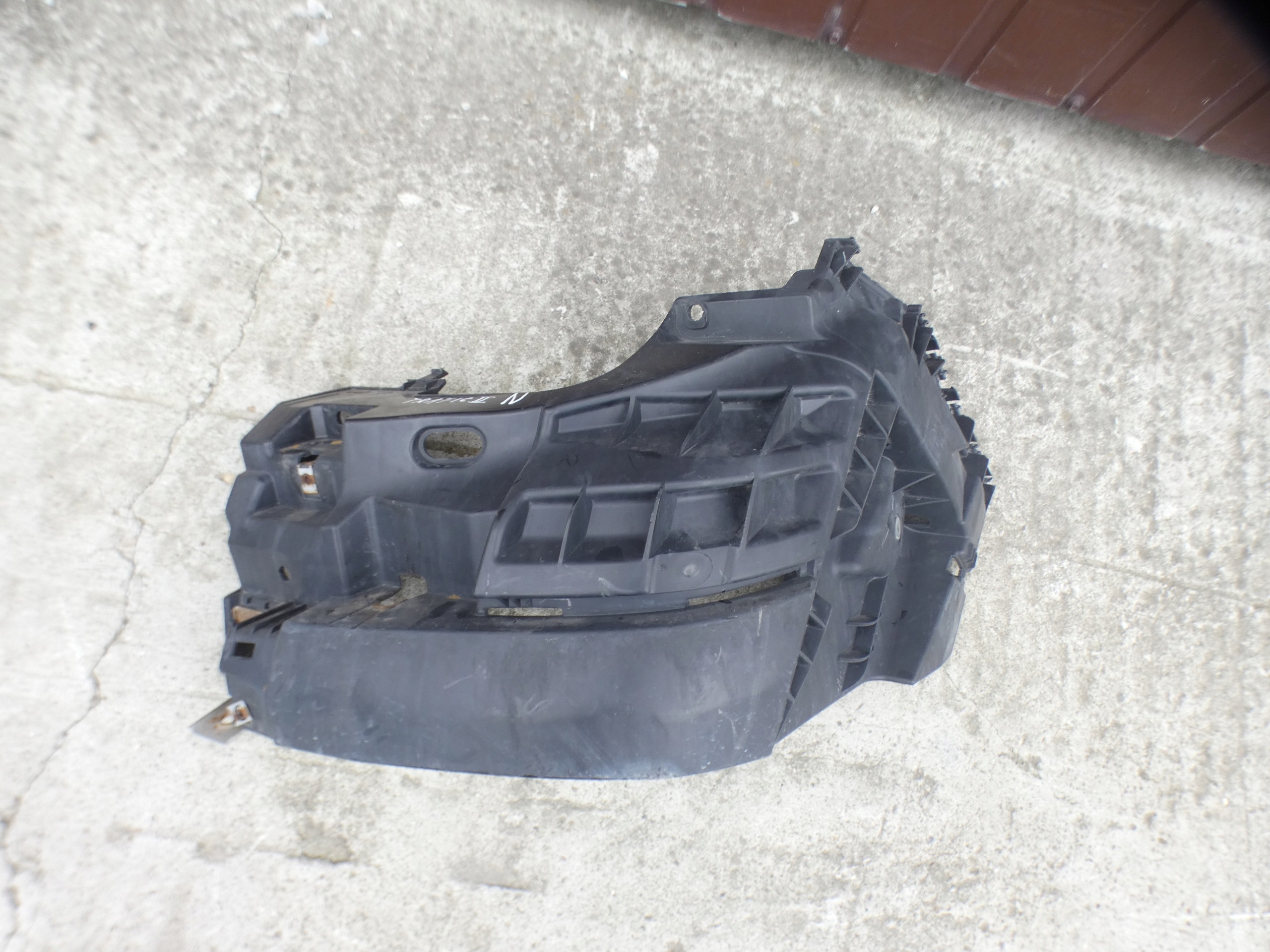 2011 Opel Vivaro bumper bracket of the front 620350101R