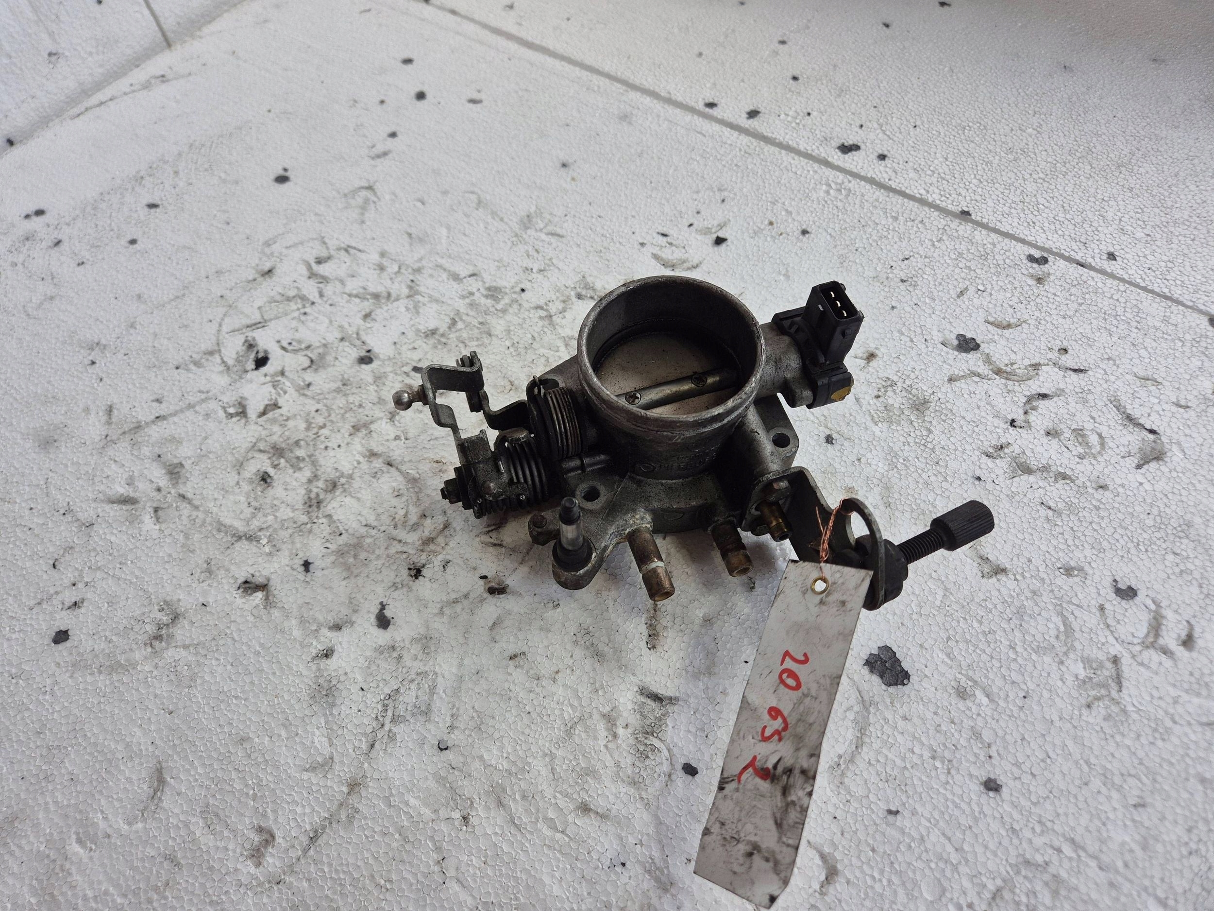 Vanne boitier papillon 17303629 BMW E34 E36 2.0B 00