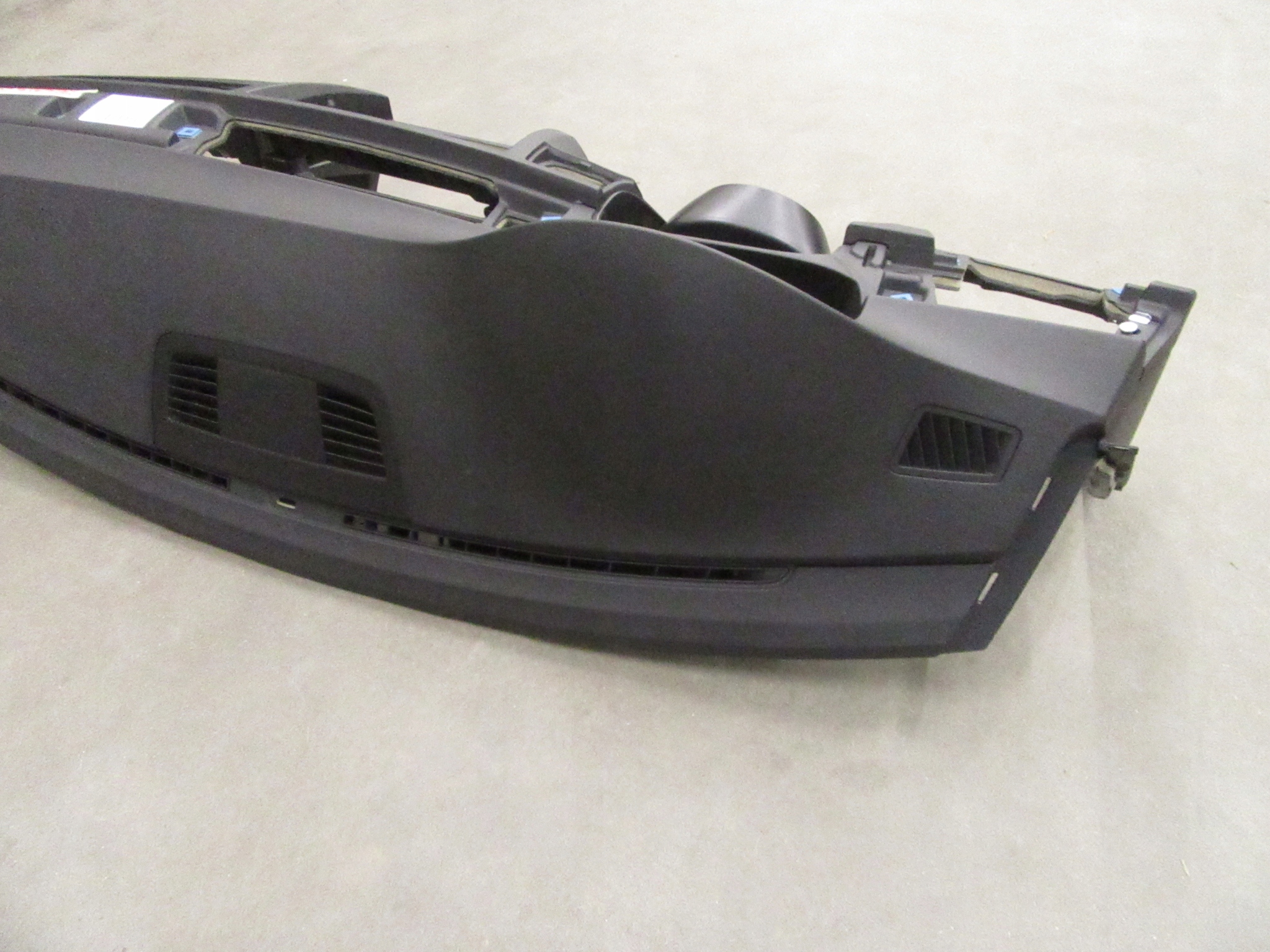 dashboard instrument panel cockpit BMW 3 E90 E91 E92 E93 EUROPA airbag Cupholder