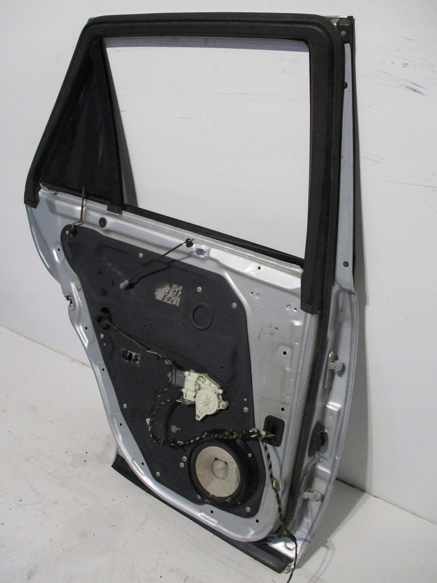 door left rear. Mercedes ML164 ML 164