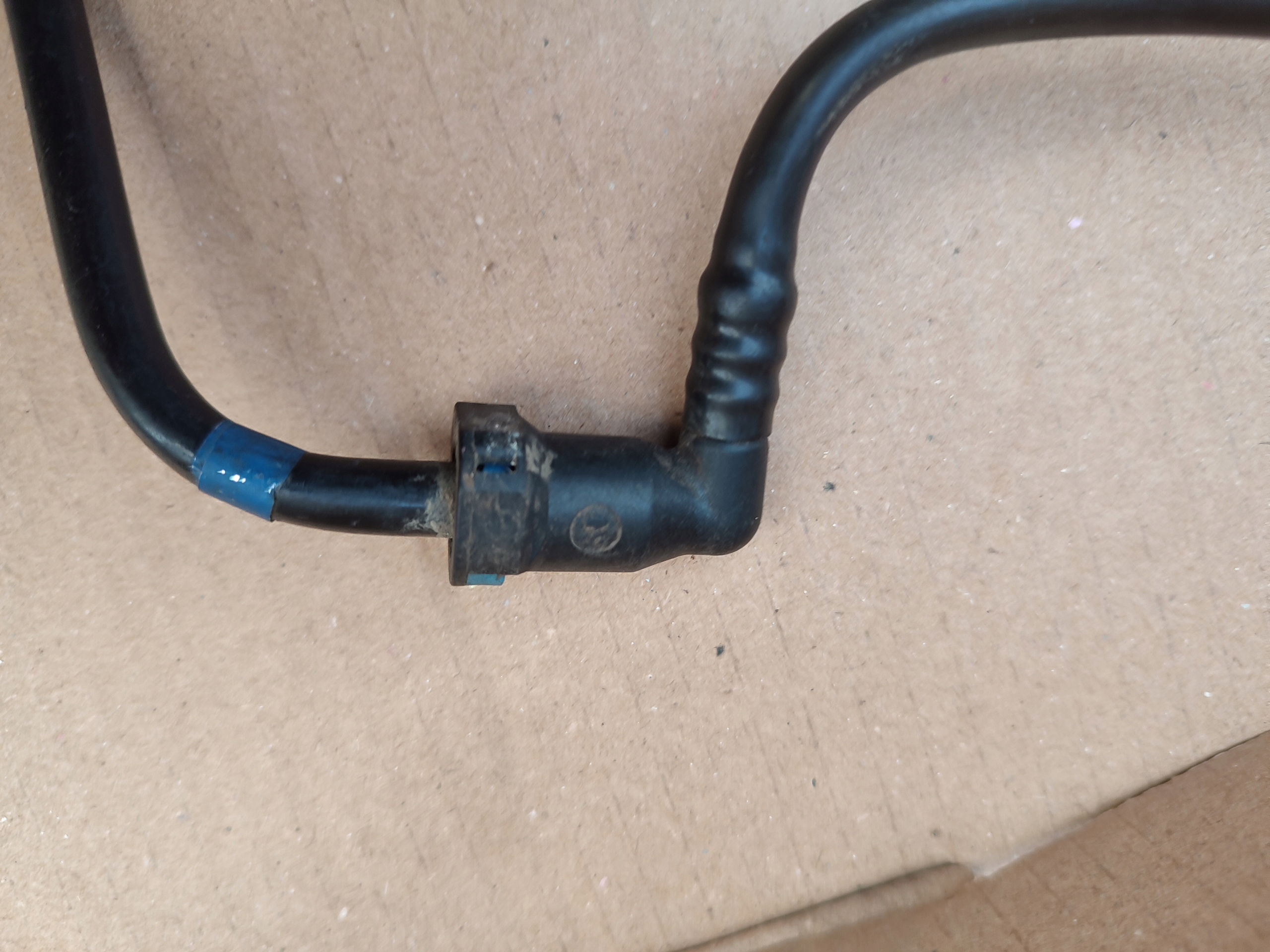 prijenos pumpice goriva rezervoara AUDI A4 B7 2.0 TFSI 8E0201227J