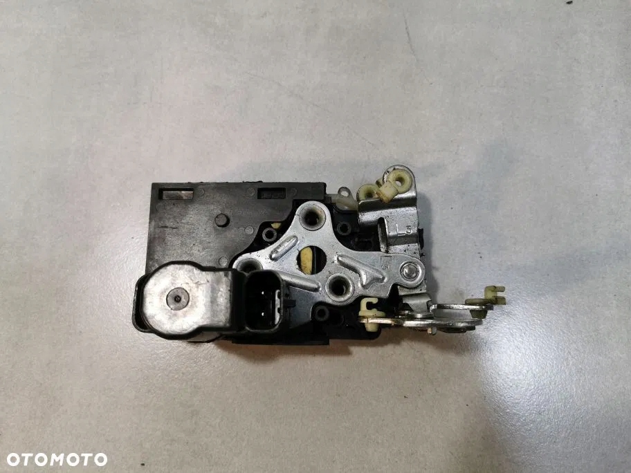 lock door left front LDV MAXUS