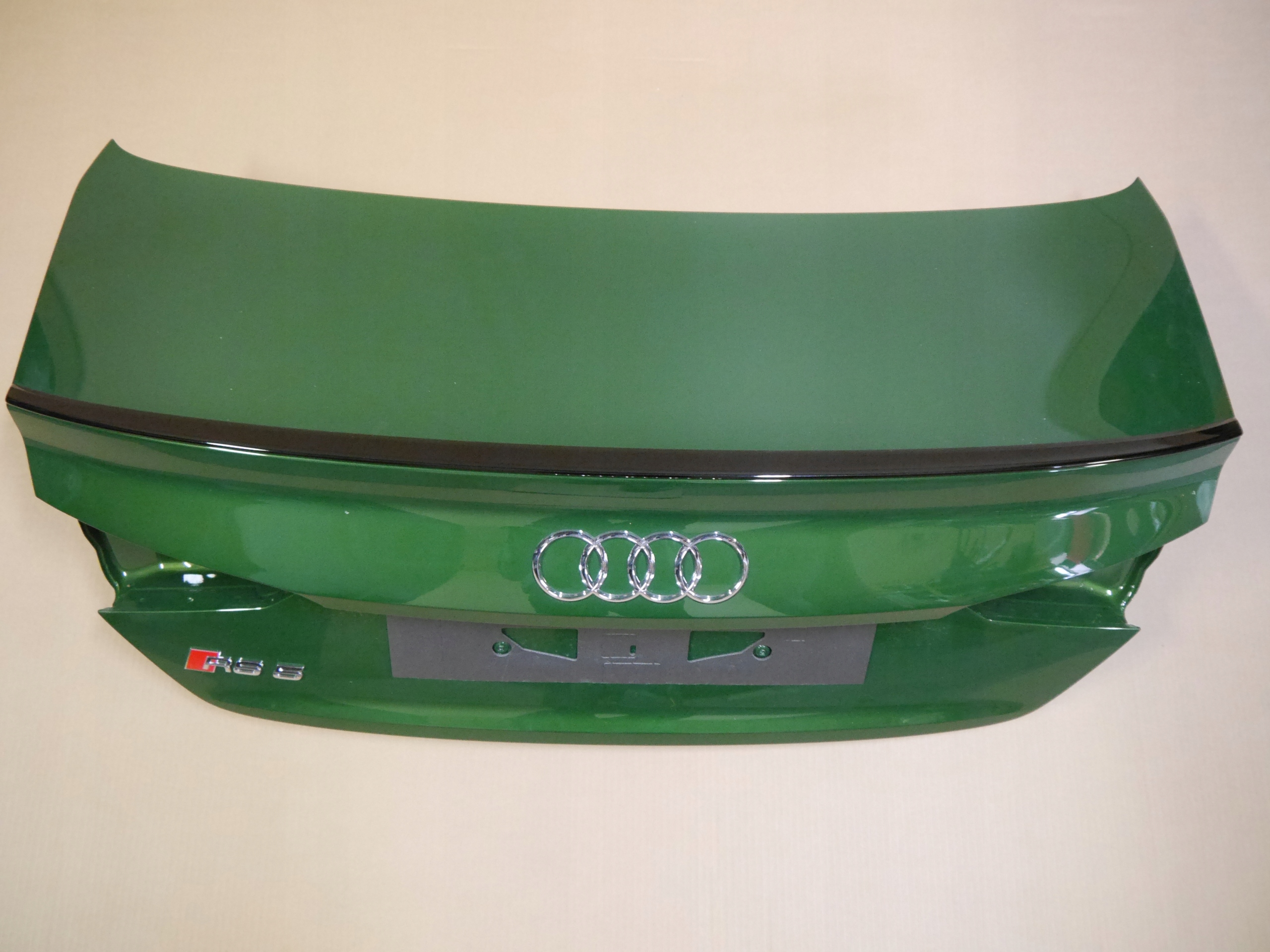 AUDI A5 8W KLAPA TYŁ BAGAŻNIKA LX6R COUPE KAMERA Numer katalogowy części 8W6827025E