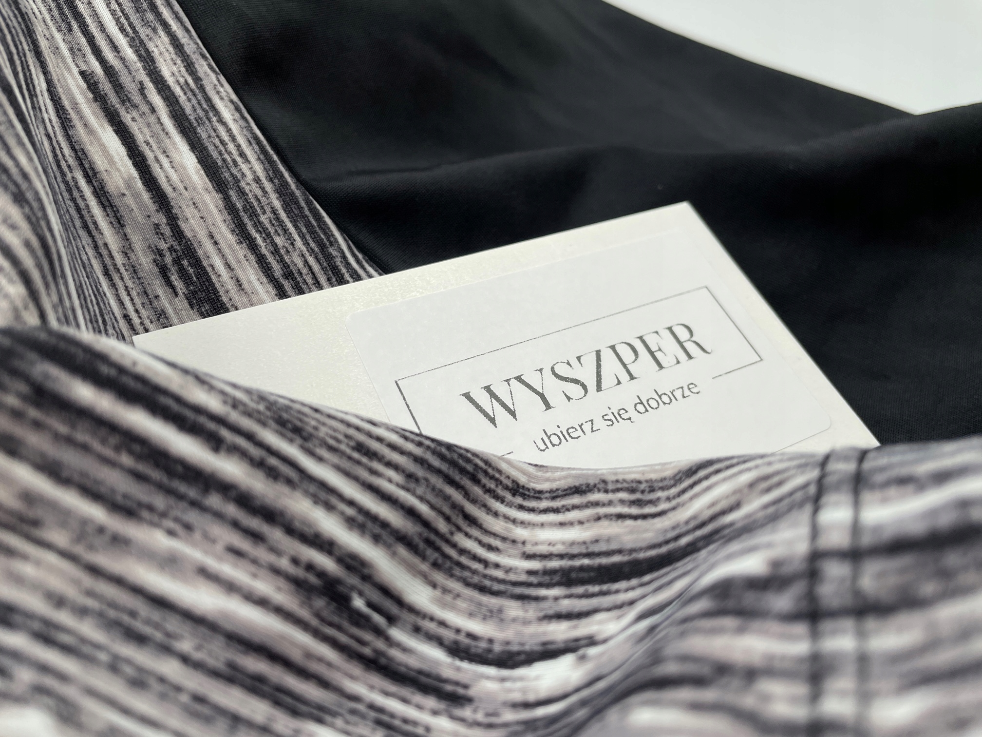 Bluzka kąpielowa tankini top czarno-biały basic NIKE r. XL Kolor dominujący czarny