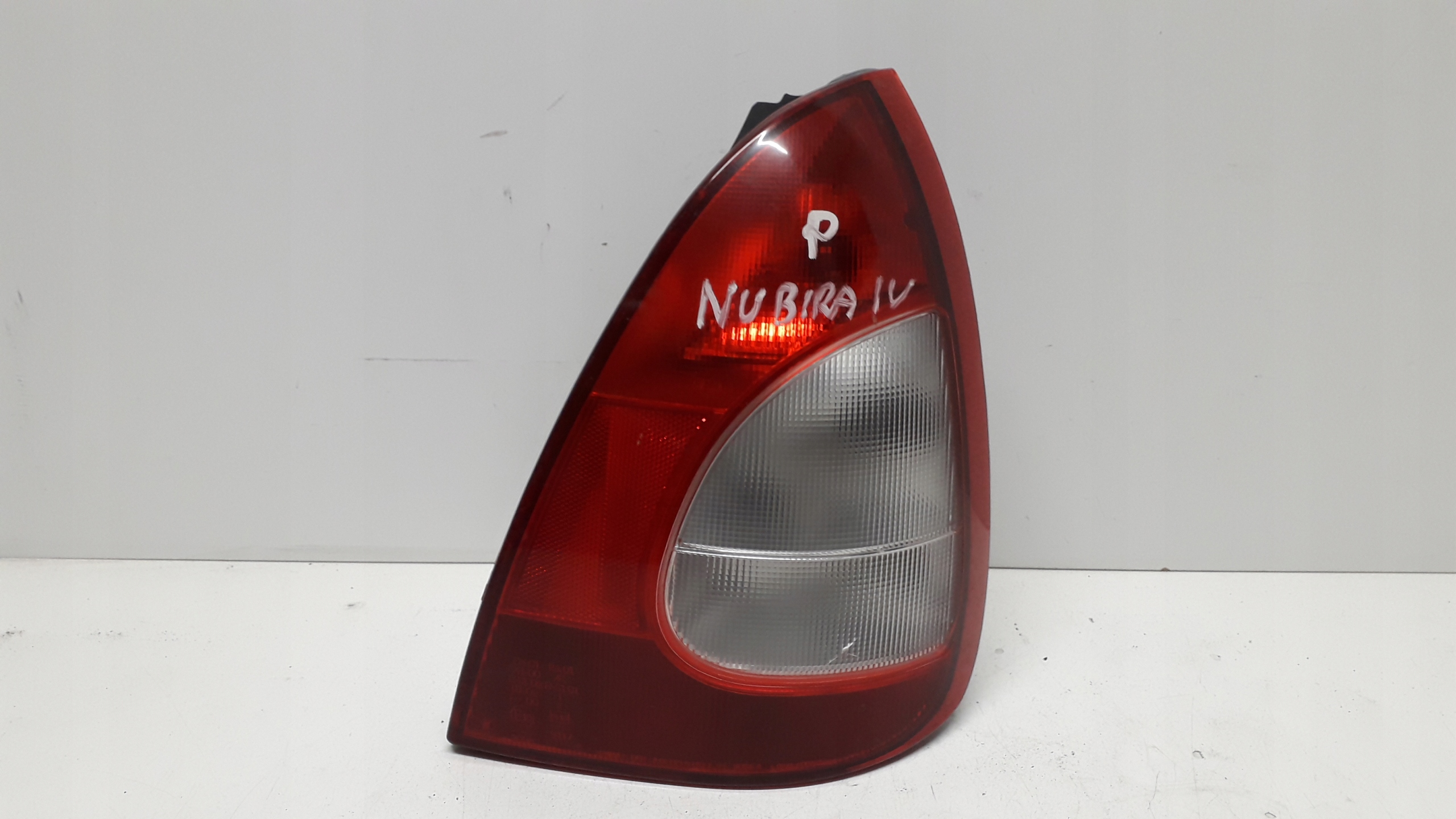 DAEWOO NUBIRA 1 I KOMBI 97- LAMPA PRAWA TYLNA