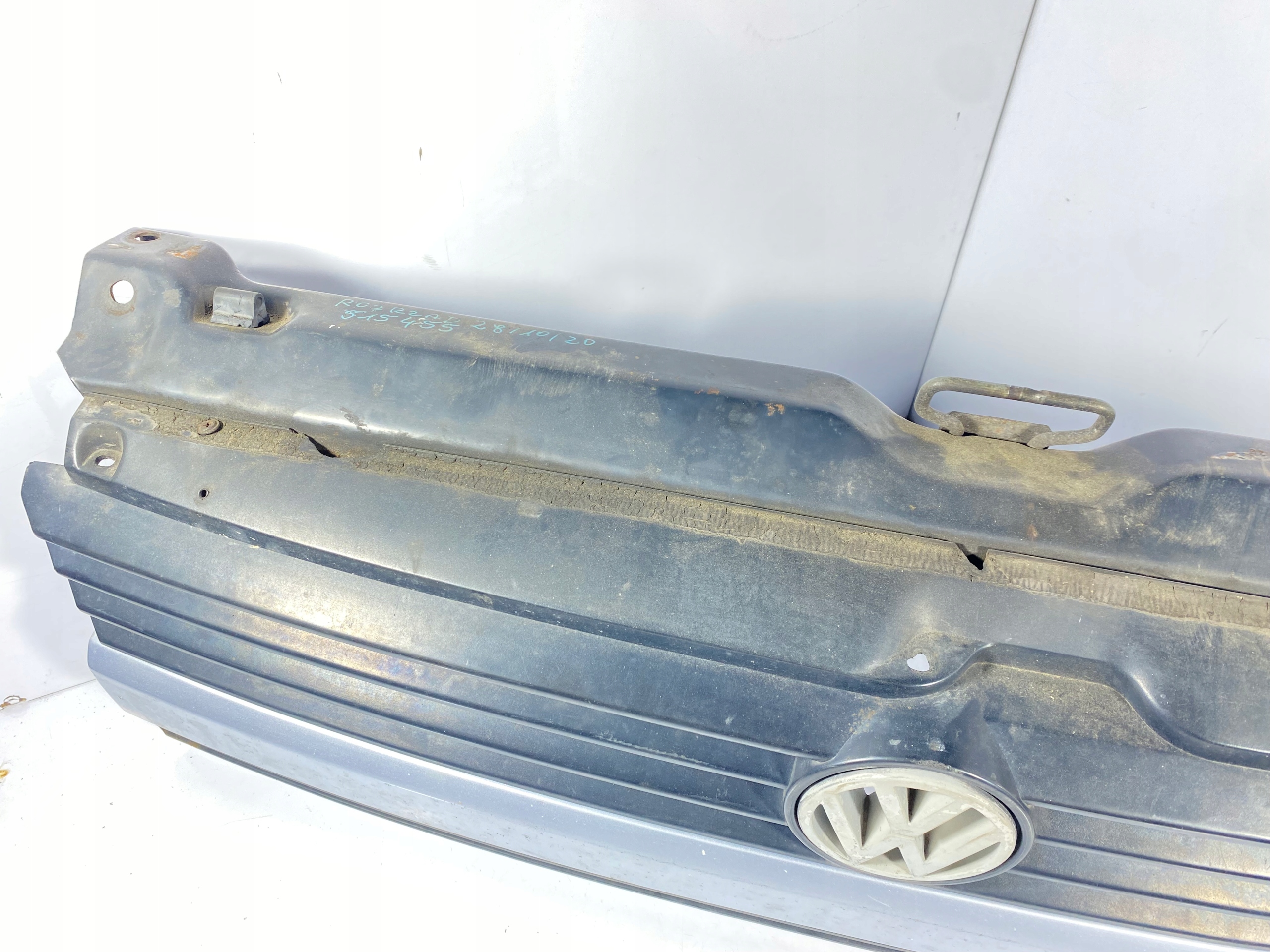 vw transporter T4 92-03 решетка радиатора 701853653