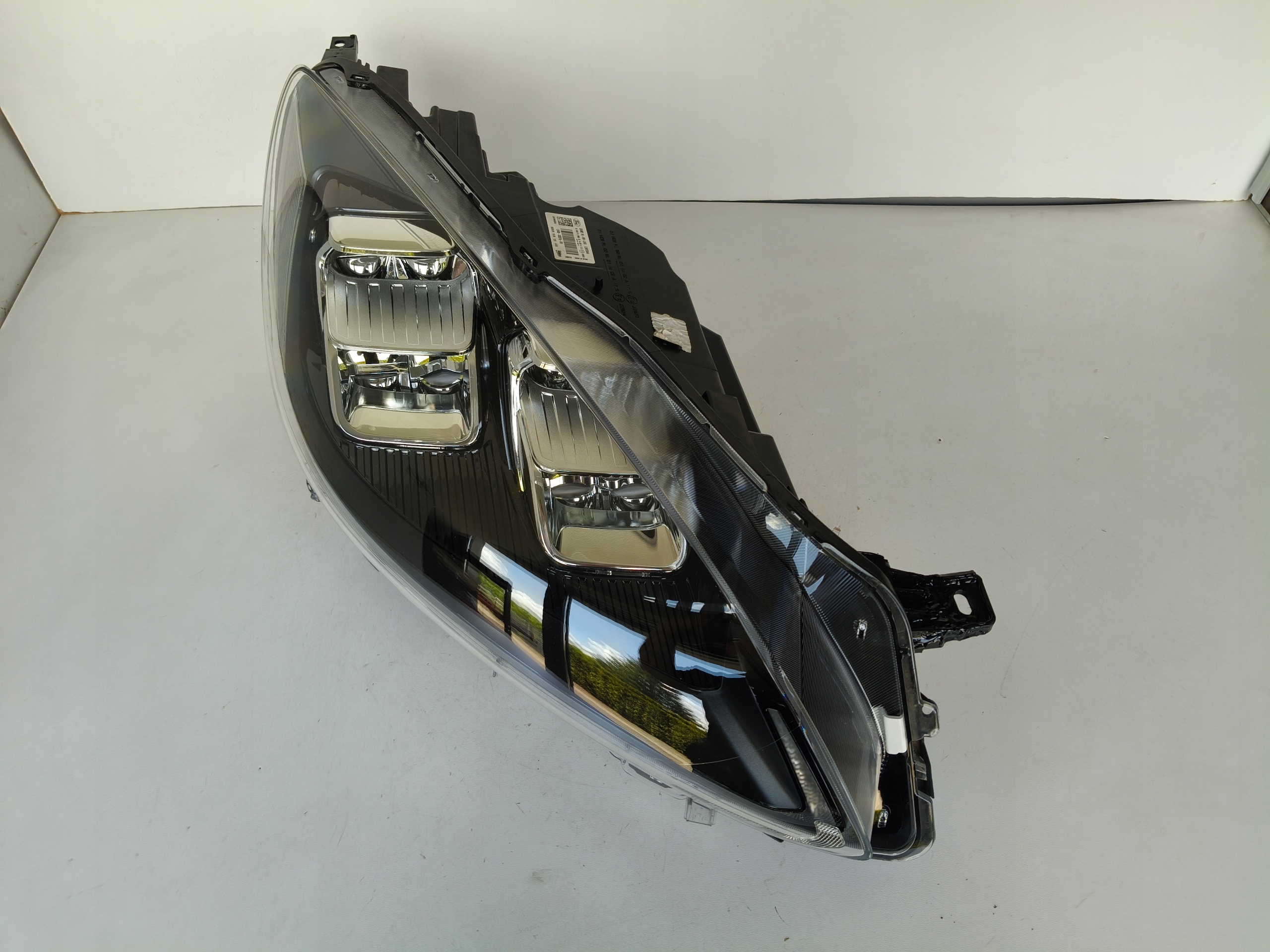 light right REFLEKTOR FORD KUGA MK3 19- FULL LED
