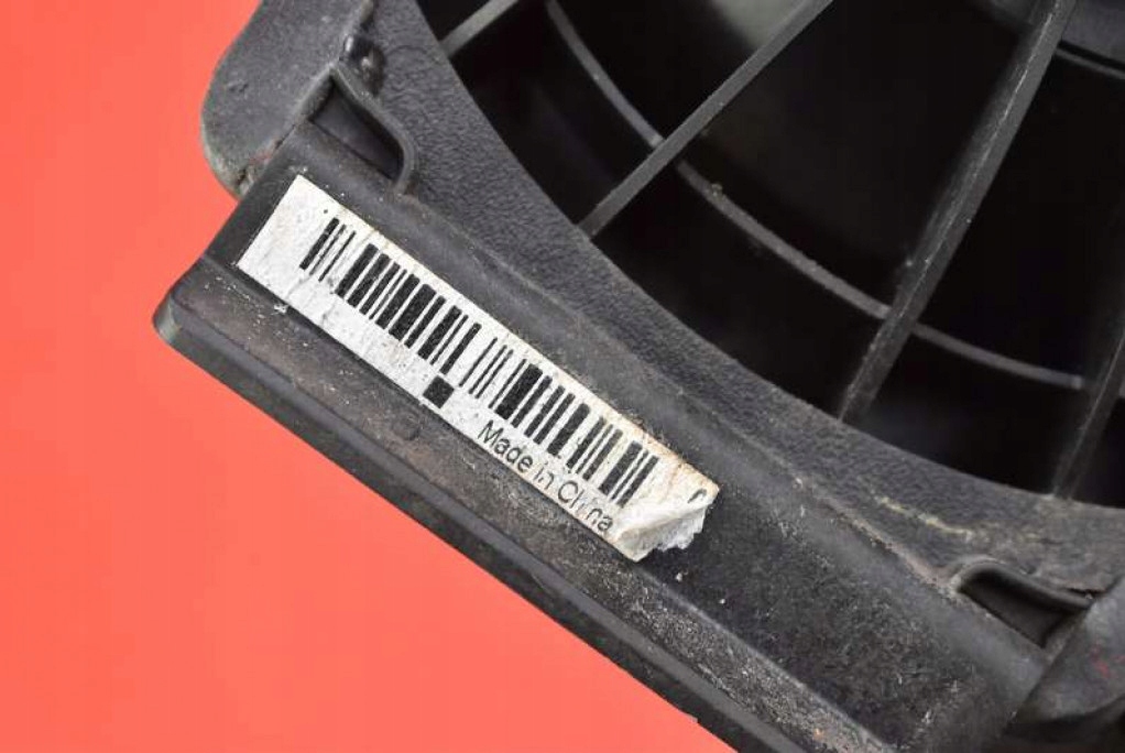 speaker right rear part CHEVROLET ORLANDO 1 and 10-18