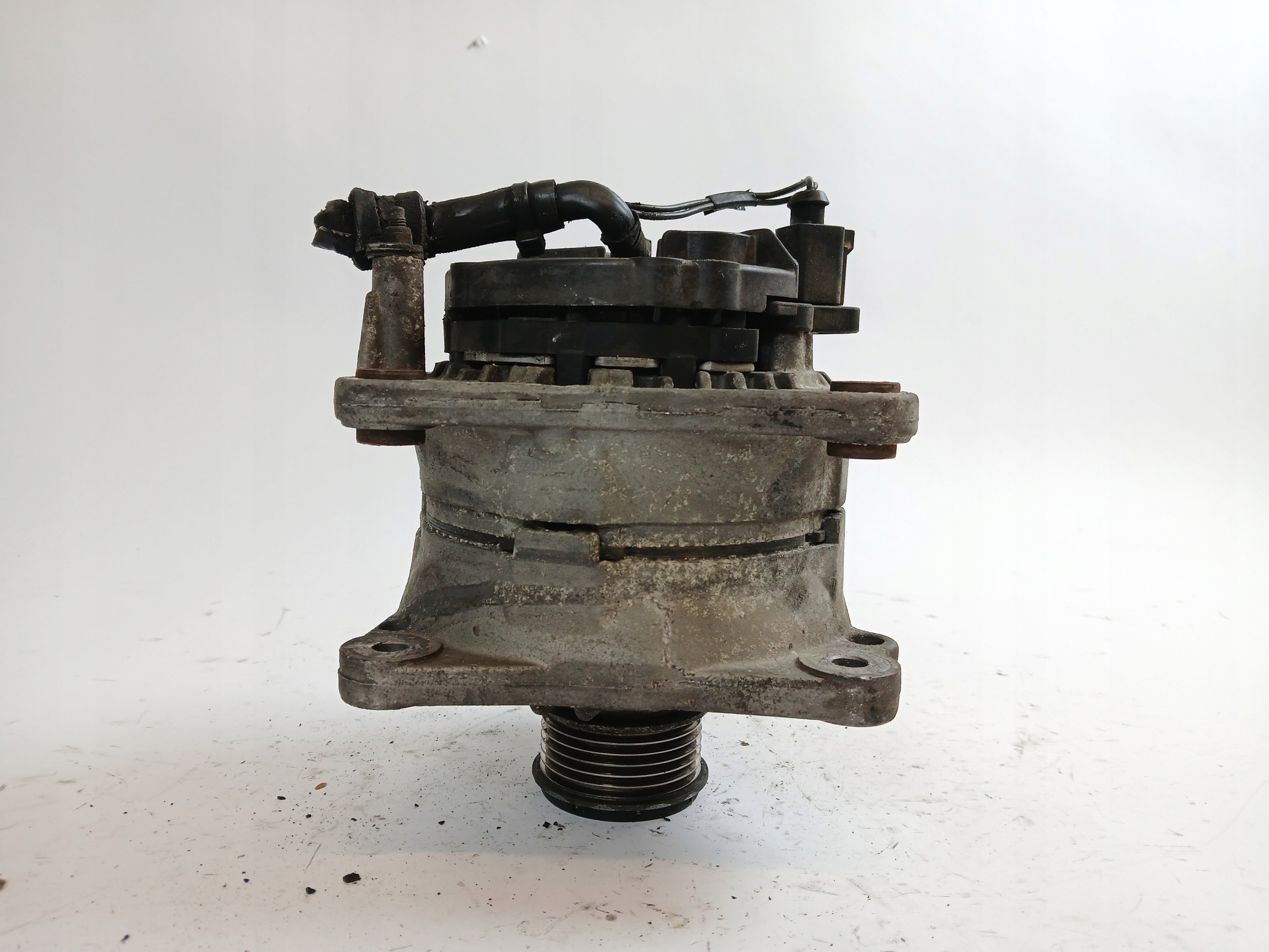 VW PASSAT B6 A3 8P GOLF V 2.0 TDI alternator 06F903023F 140A