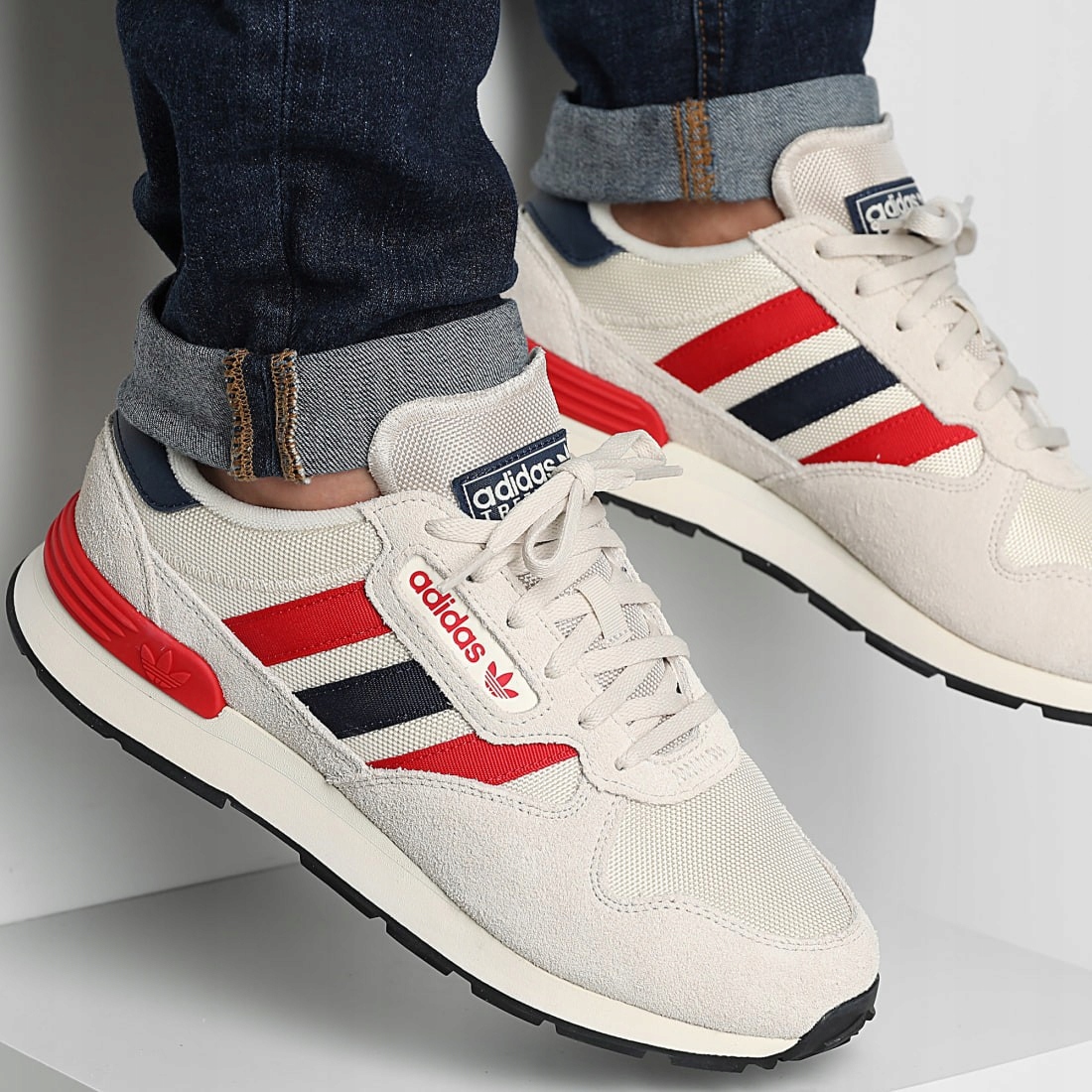 Boty Adidas Trezoid 2.0 JQ9042 pánské sportovní klasické boty 44 2/3