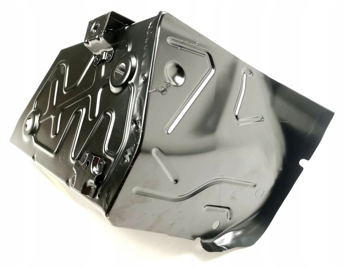 NOWA OSŁONA PODŁOGI BAGAŻNIKA BMW F20 41107284334 Typ samochodu Samochody osobowe