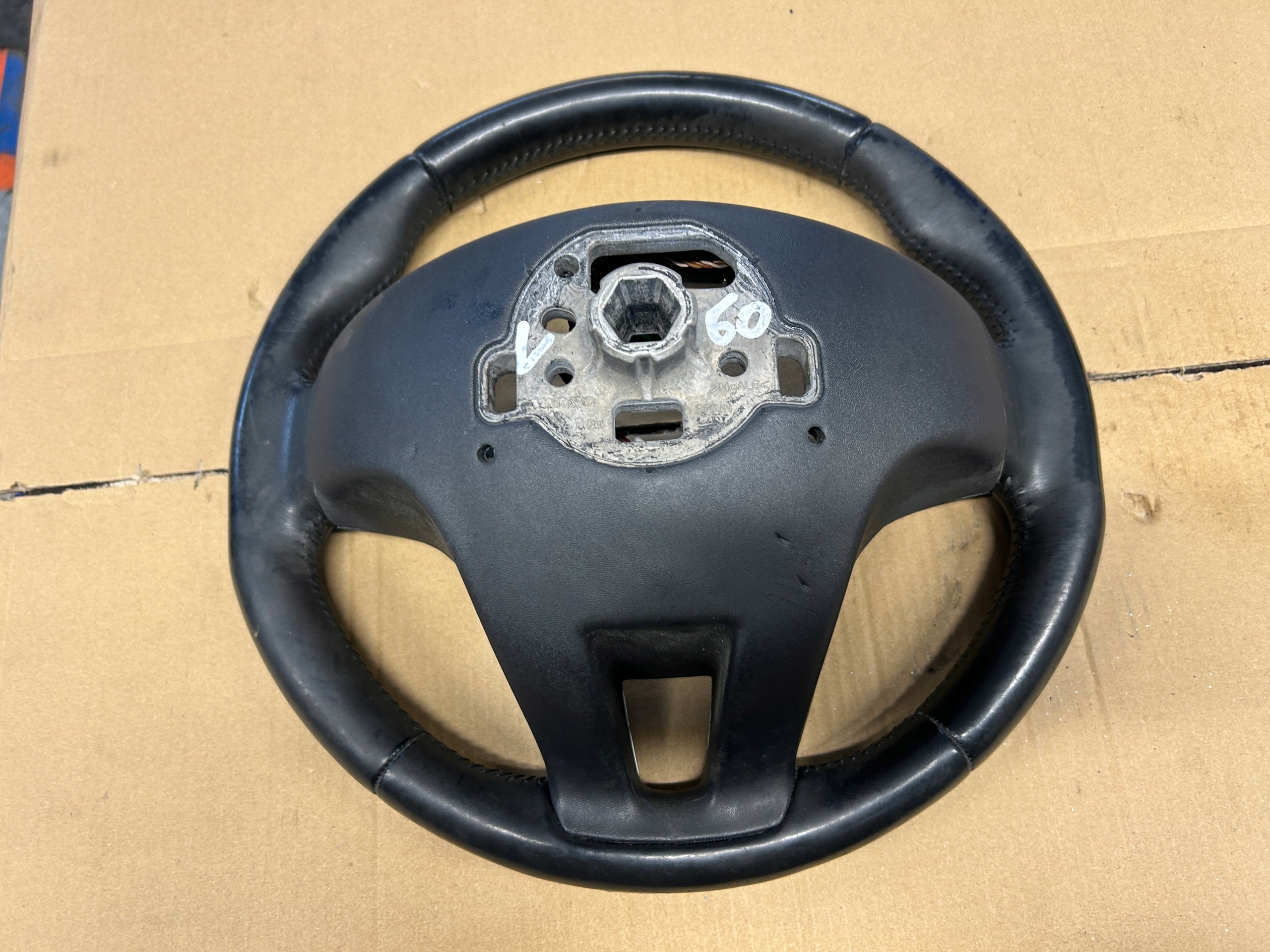 VOLVO V60 10-18 lenkrad MULTIFUNKCJA