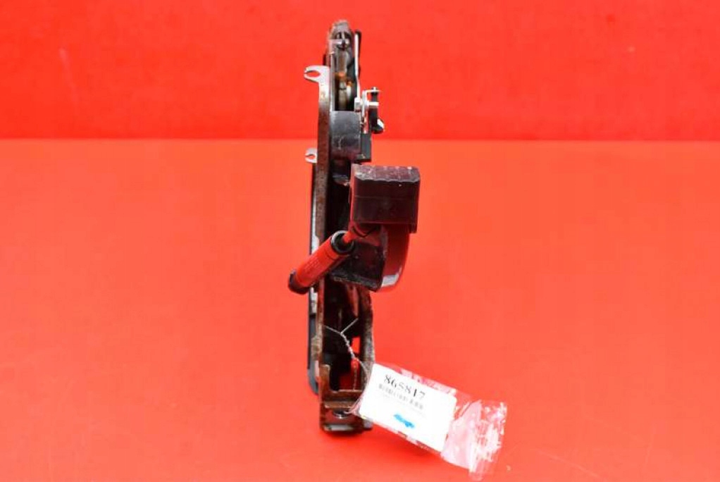 páčka PEDAL elektrická brzda 7L0721797E PORSCHE CAYENNE 1 a 02-07