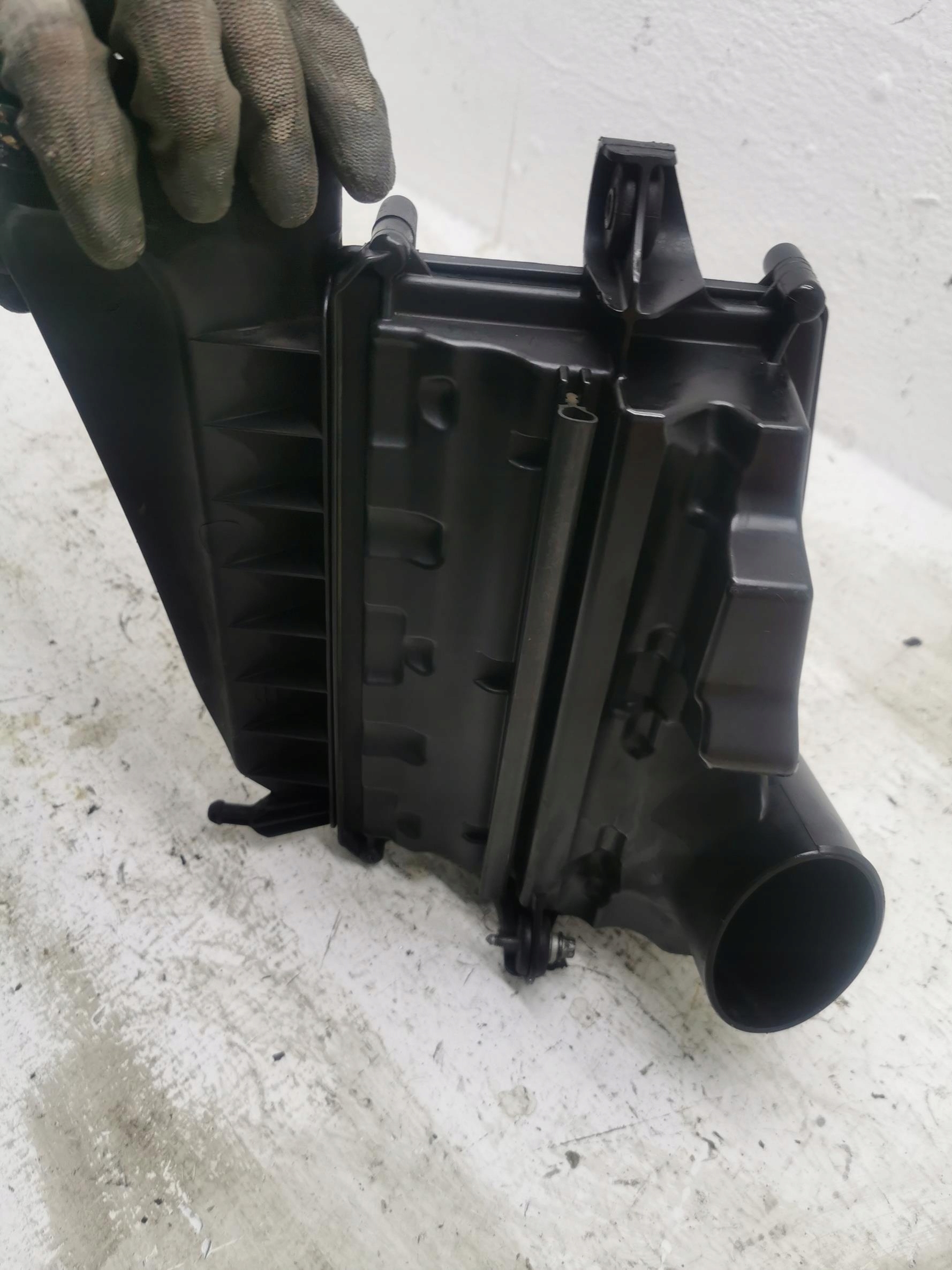 Gehäuse filter luft MERCEDES E-KLASA W211 3.0