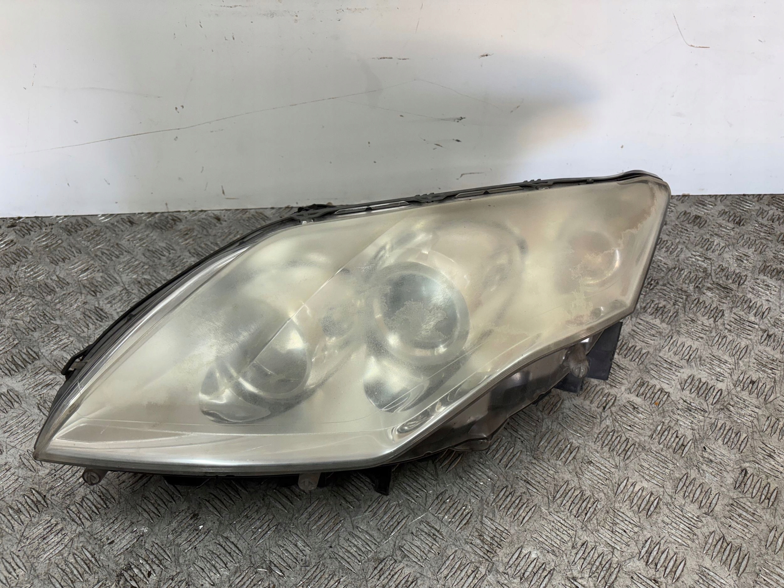 REFLEKTOR light left RENAULT LAGUNA III 260600033R