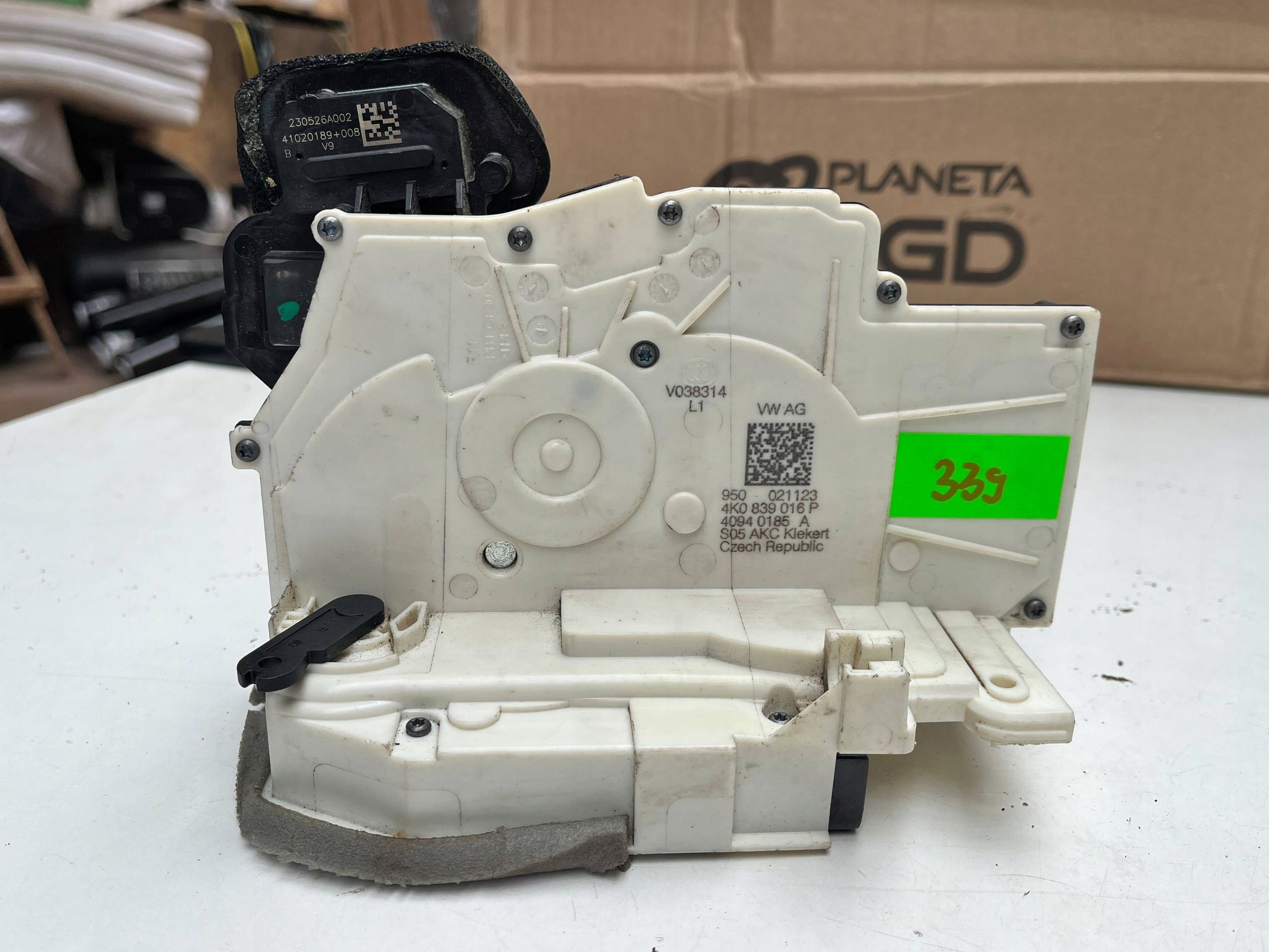 AUDI A7 4K8 lock door right rear part 4K0839016P !J