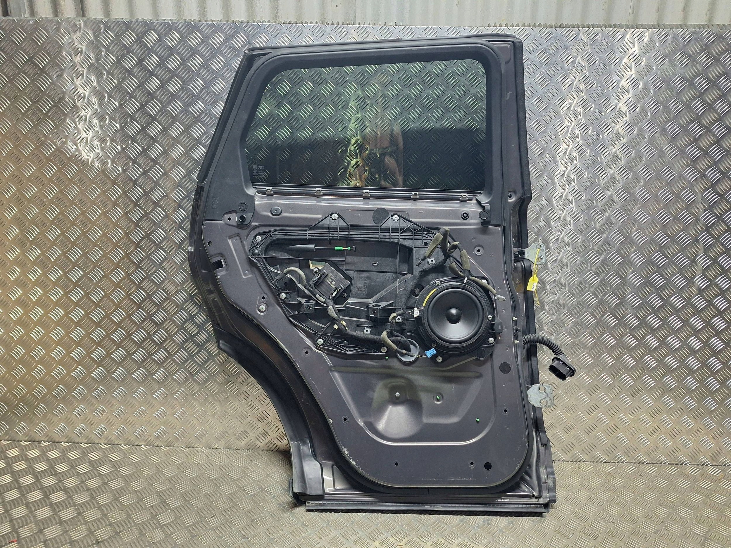 door rear part rear. left RANGE ROVER EVOQUE and LIFT 15-19 complete