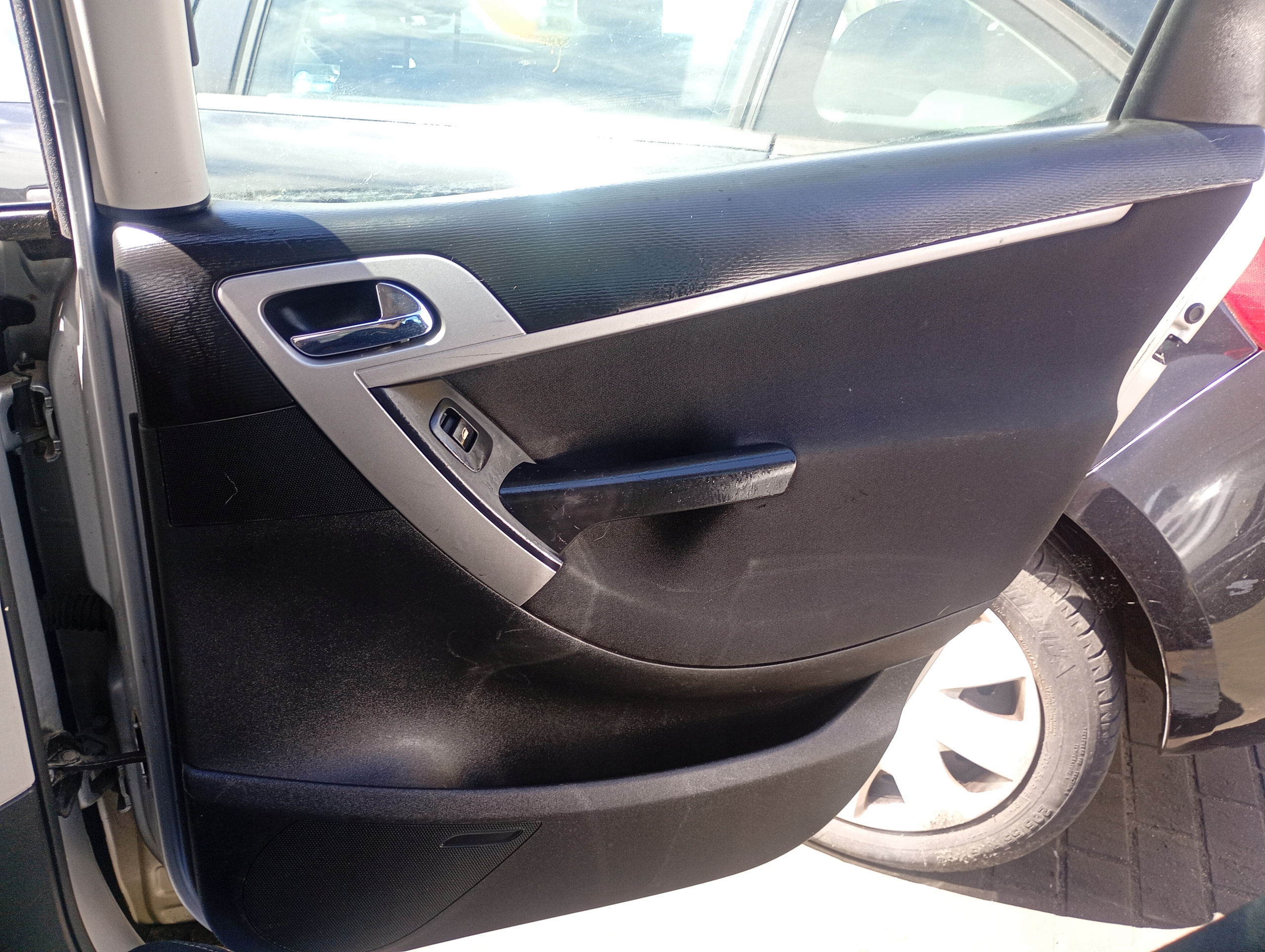 upholstery side right rear part Citroen C4 Picasso FL 07-13