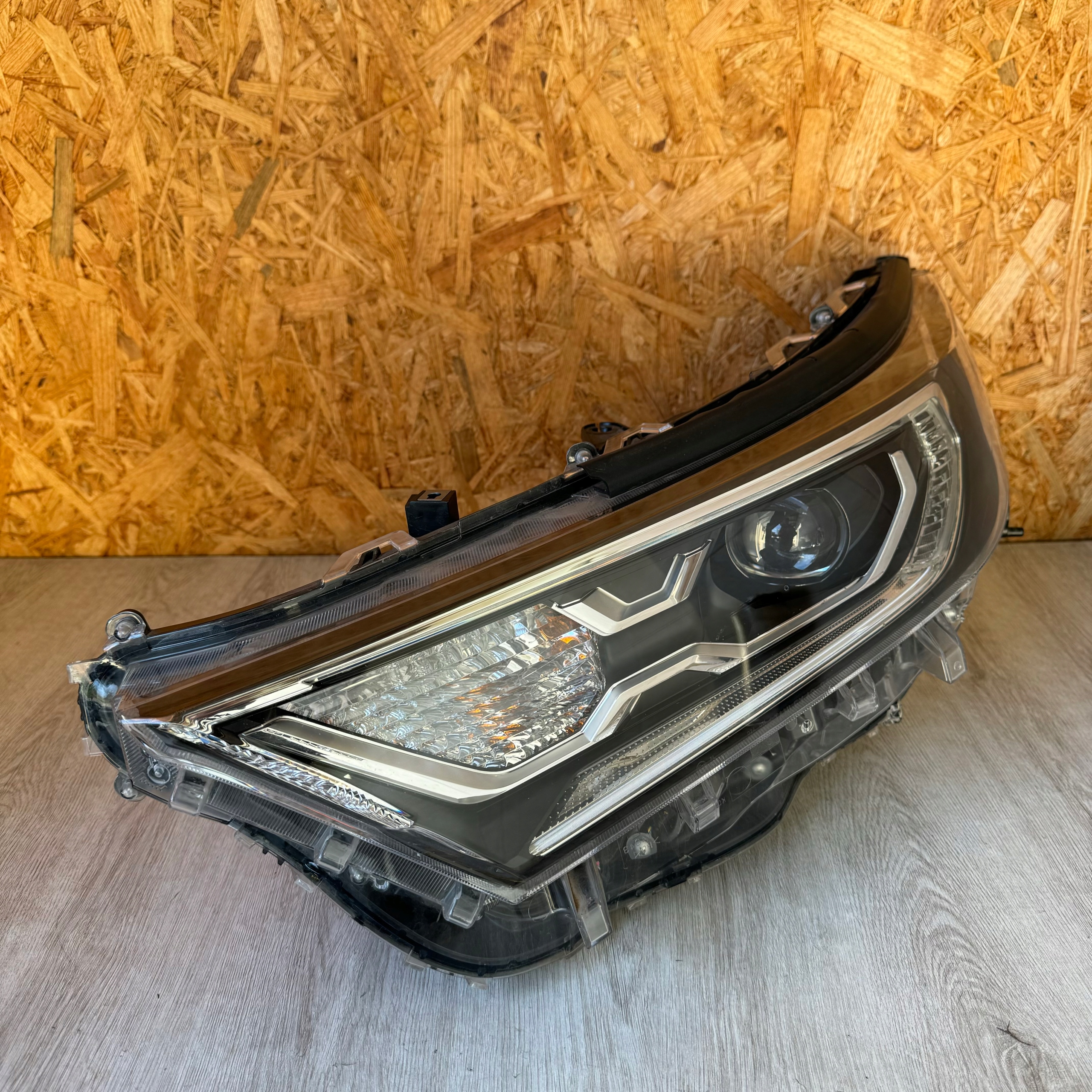 light front left complete FULL LED TOYOTA RAV 4 RAV4 V RAV-4 V 2020 ROK