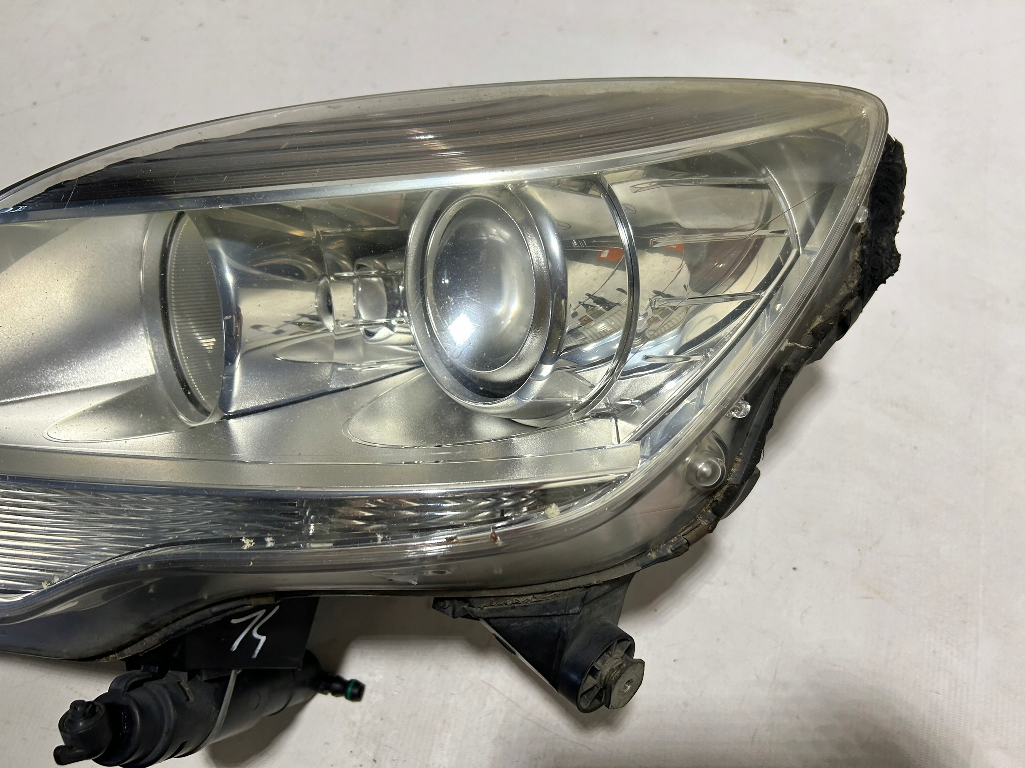 MERCEDES R-KLASA W251 LIFT light XENON left front