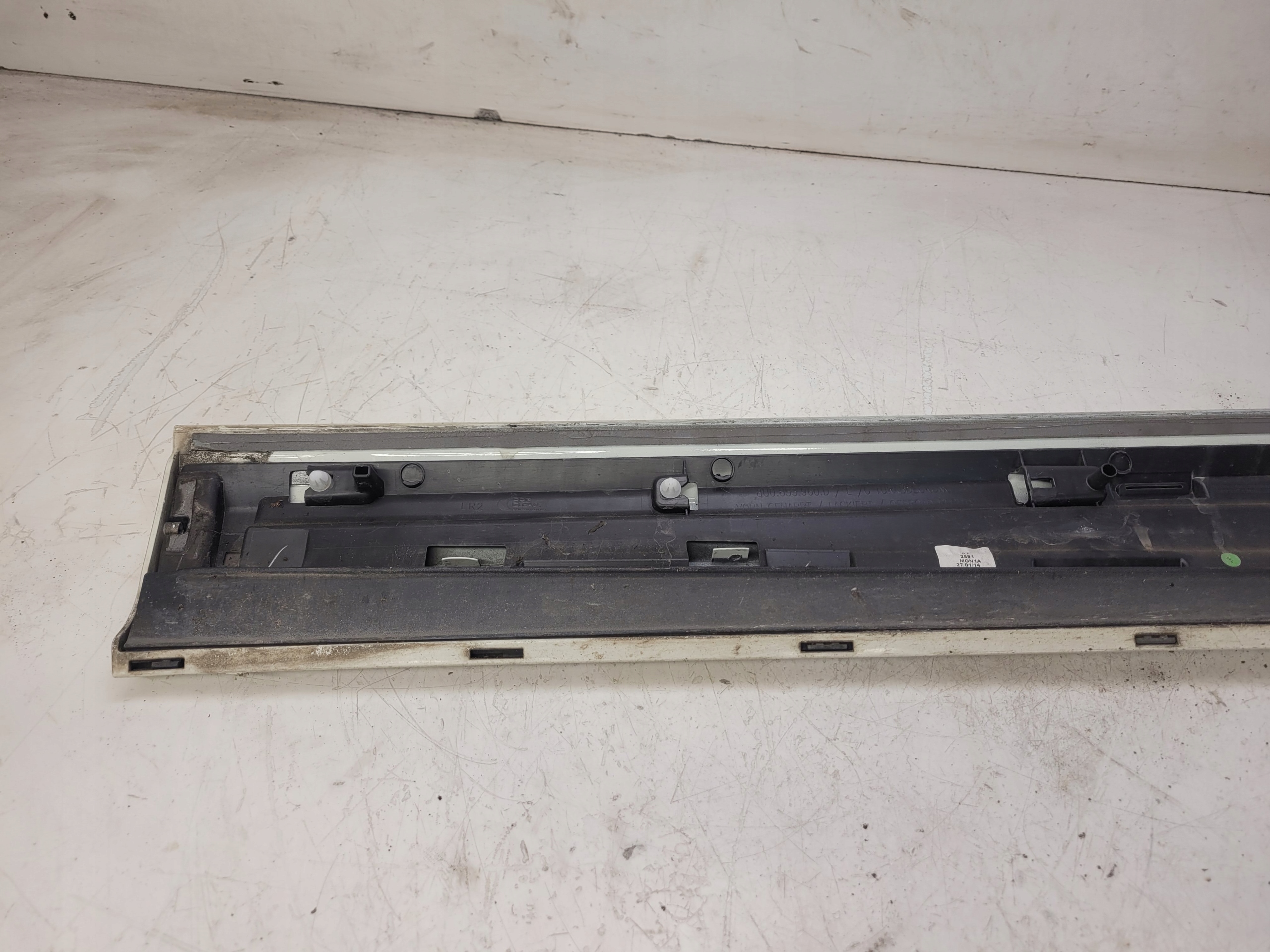 moulding door right front AUDI Q3 LY9K 8U0853960D