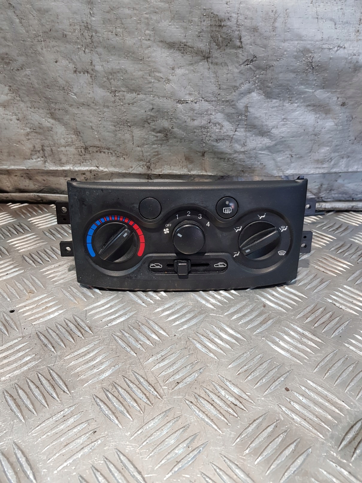 PANEL BOCCHETTE CHEVROLET AVEO T250 08R- EUROPA