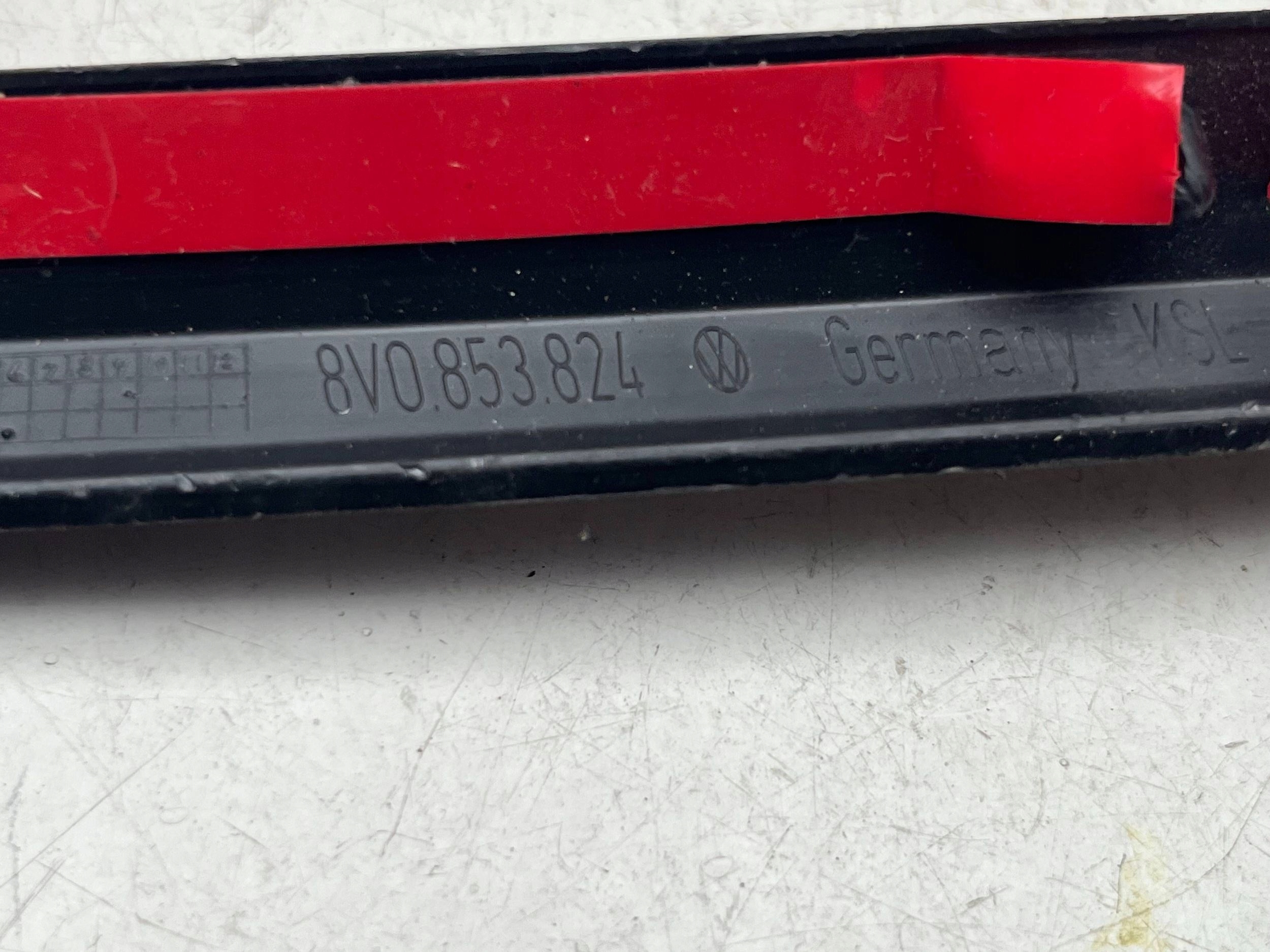couverture aile Audi A5 8V0853824 !J
