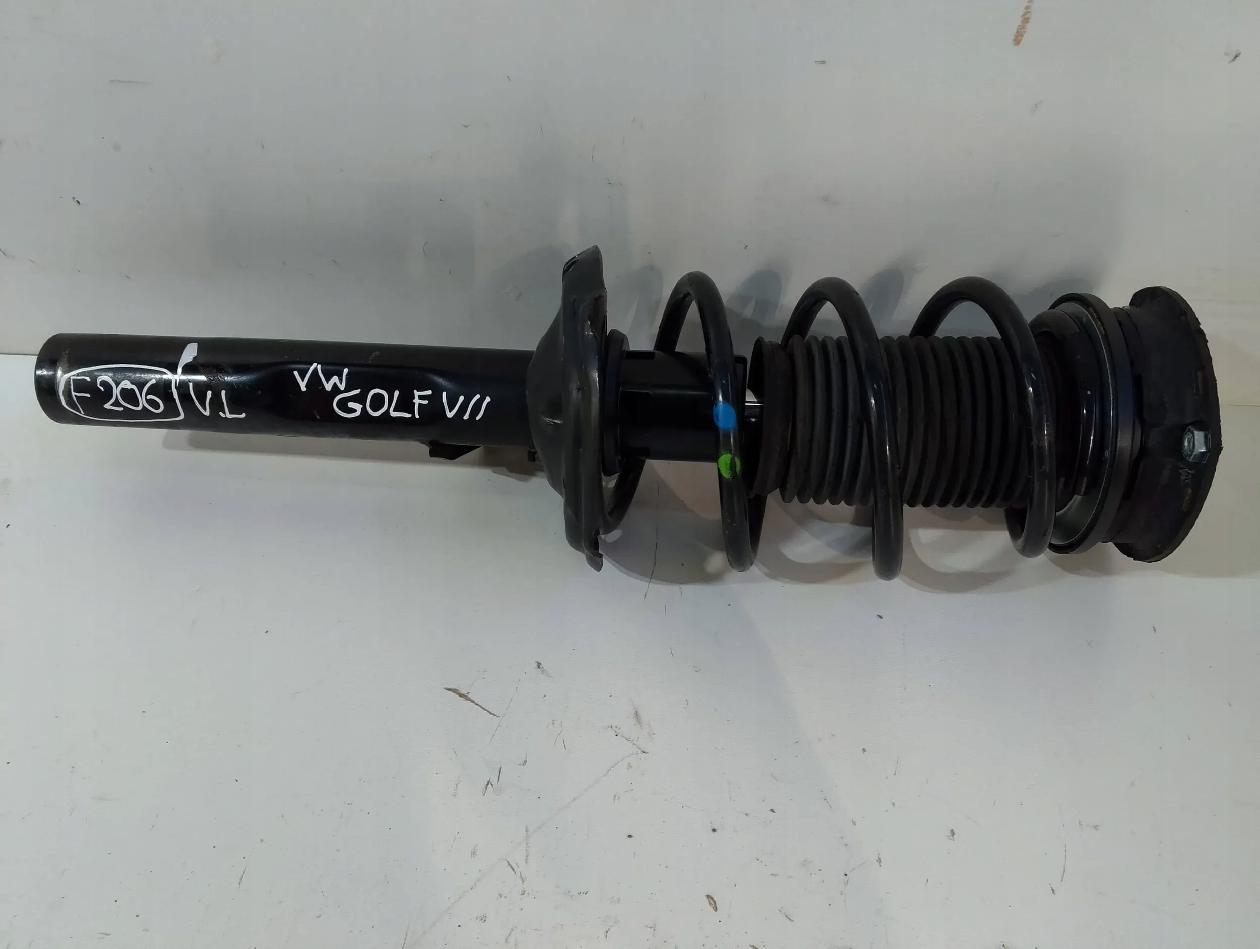 Volkswagen Golf VII shock absorber front left (F206)