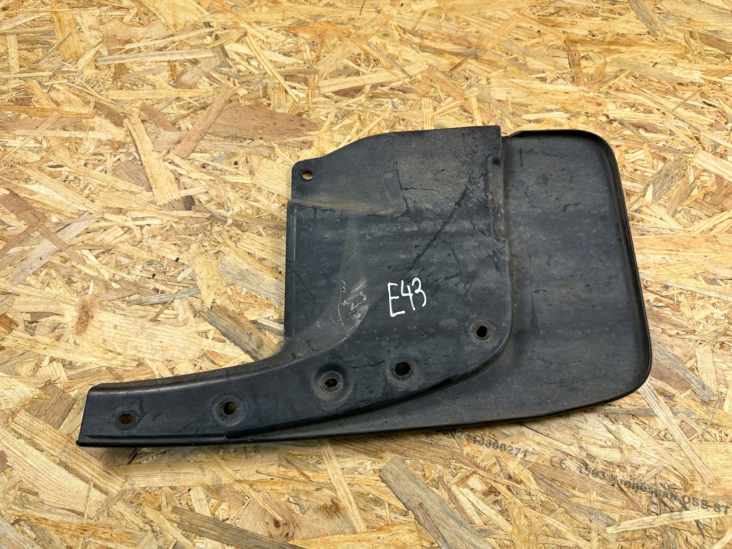 OSŁONA BŁOTNIKA CHLAPACZ PRZÓD PRAWY TOYOTA LAND CRUISER 150 76621-60180