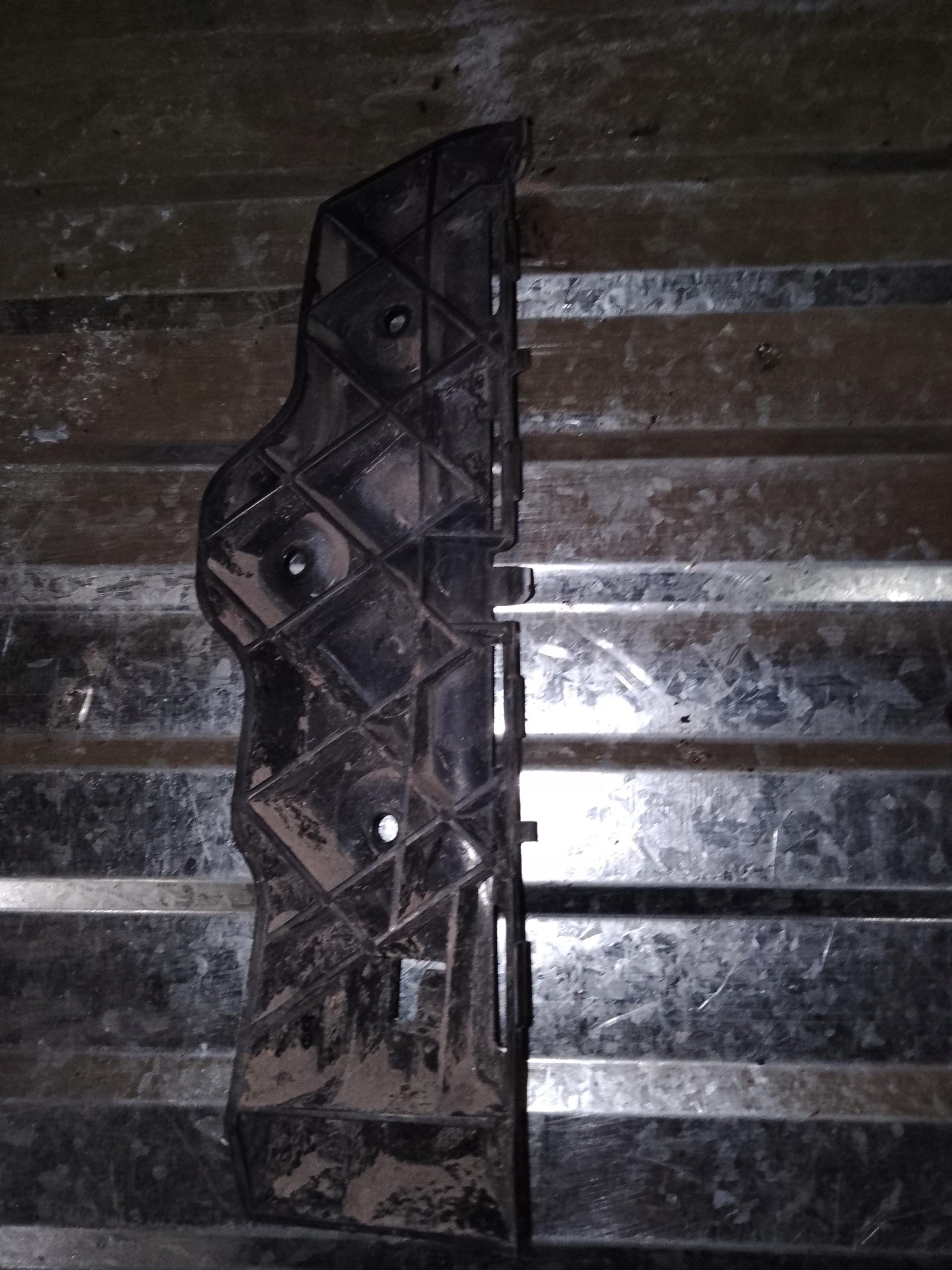bumper bracket right rear part MITSUBISHI COLT MN105272
