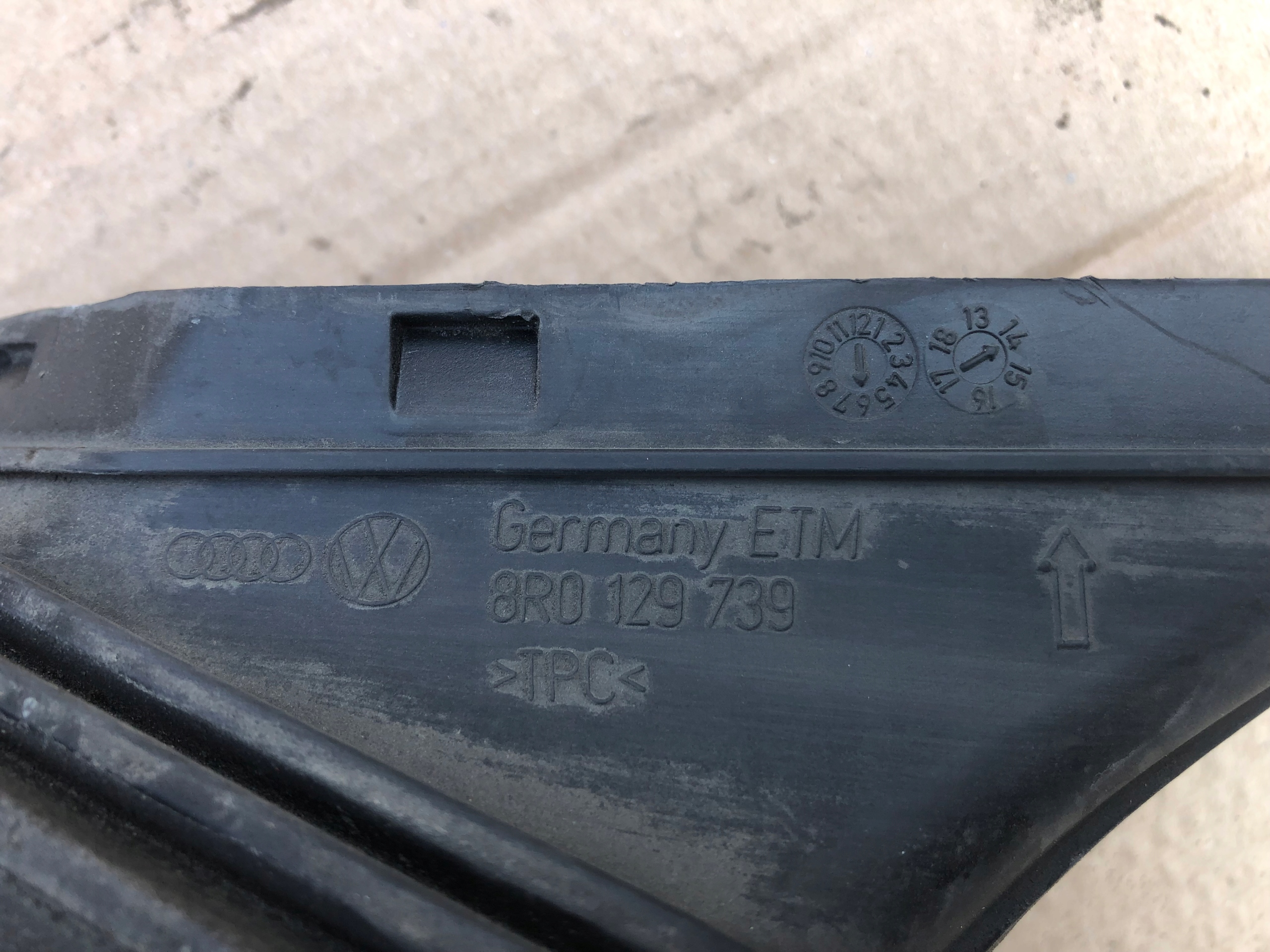 A4 B8 A5 Q5 elbow intake air hose 8R0129739