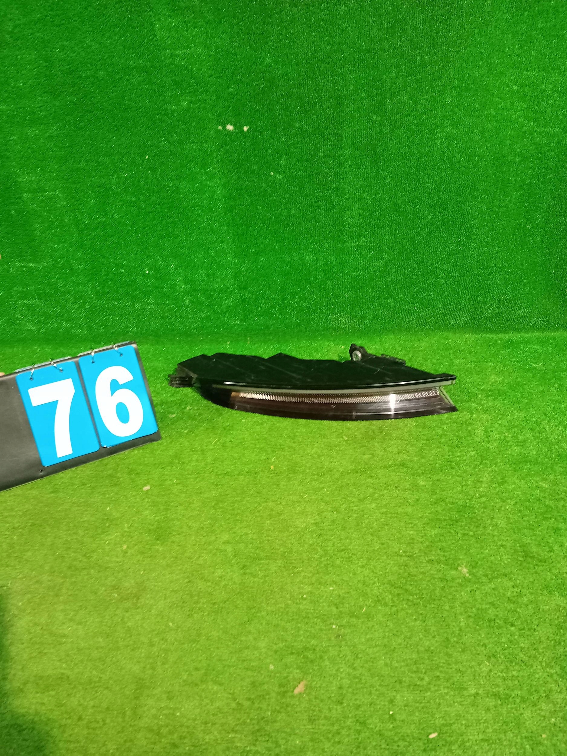 light rear part rear left PORSCHE TAYCAN 9J1945095A NR.76
