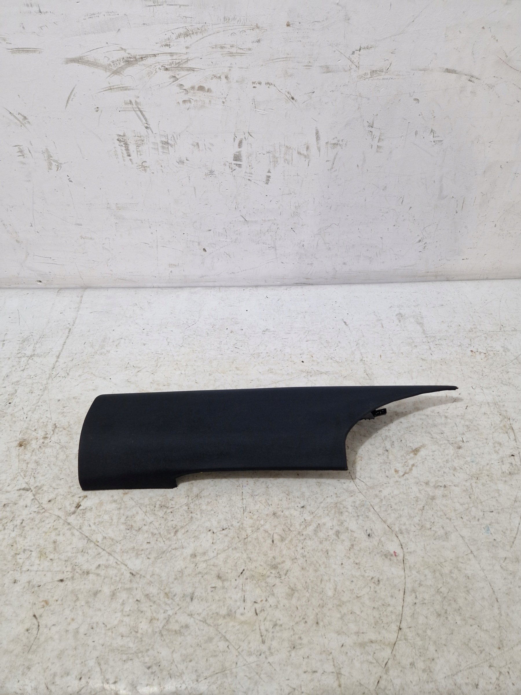 DODGE CHARGER 2019- cover pillar right 1KL82TRMAA