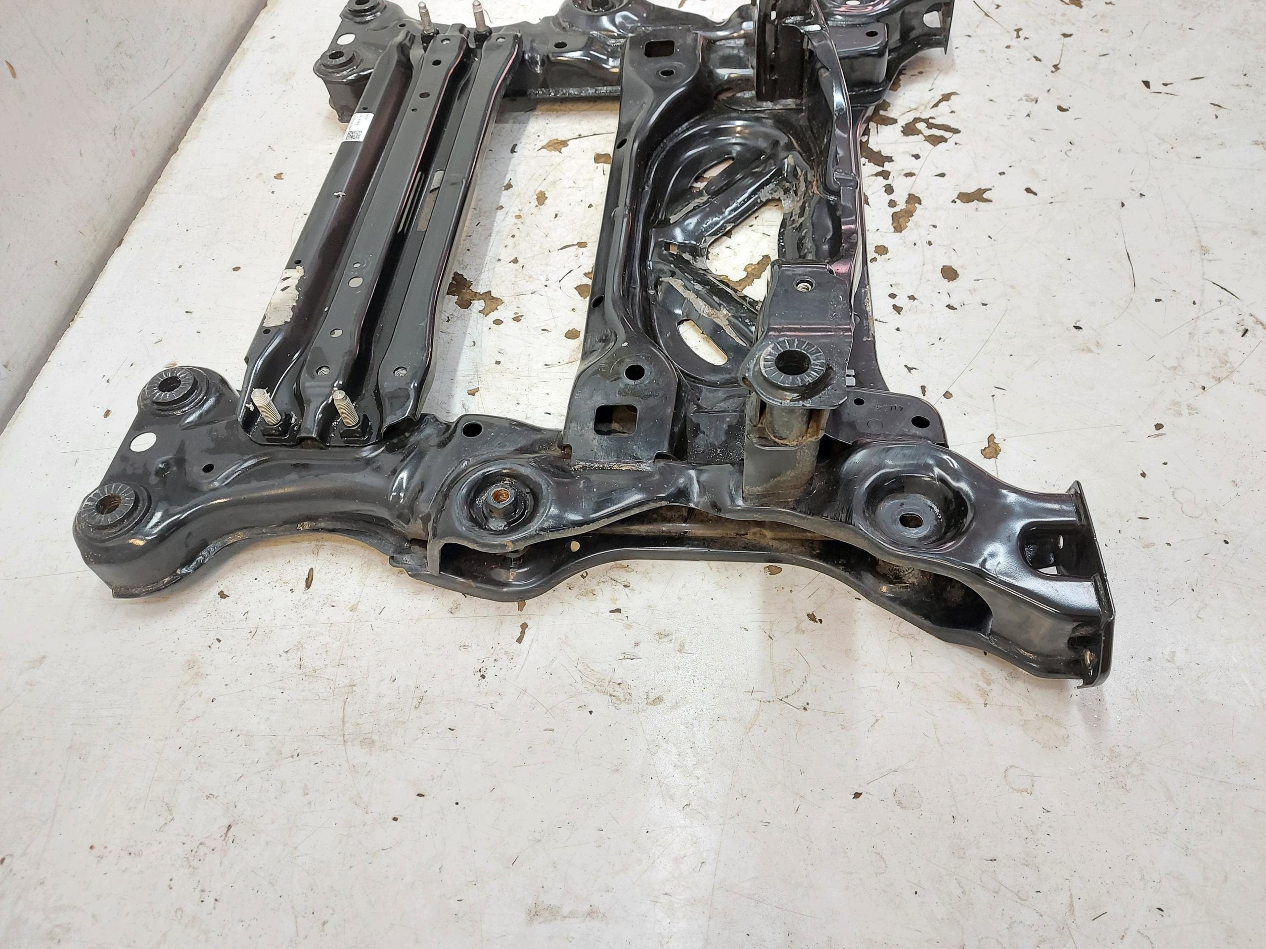 Skoda Elroq 5LJ iV85 , SUV 5D sider axle beam springing front 1EA199315K