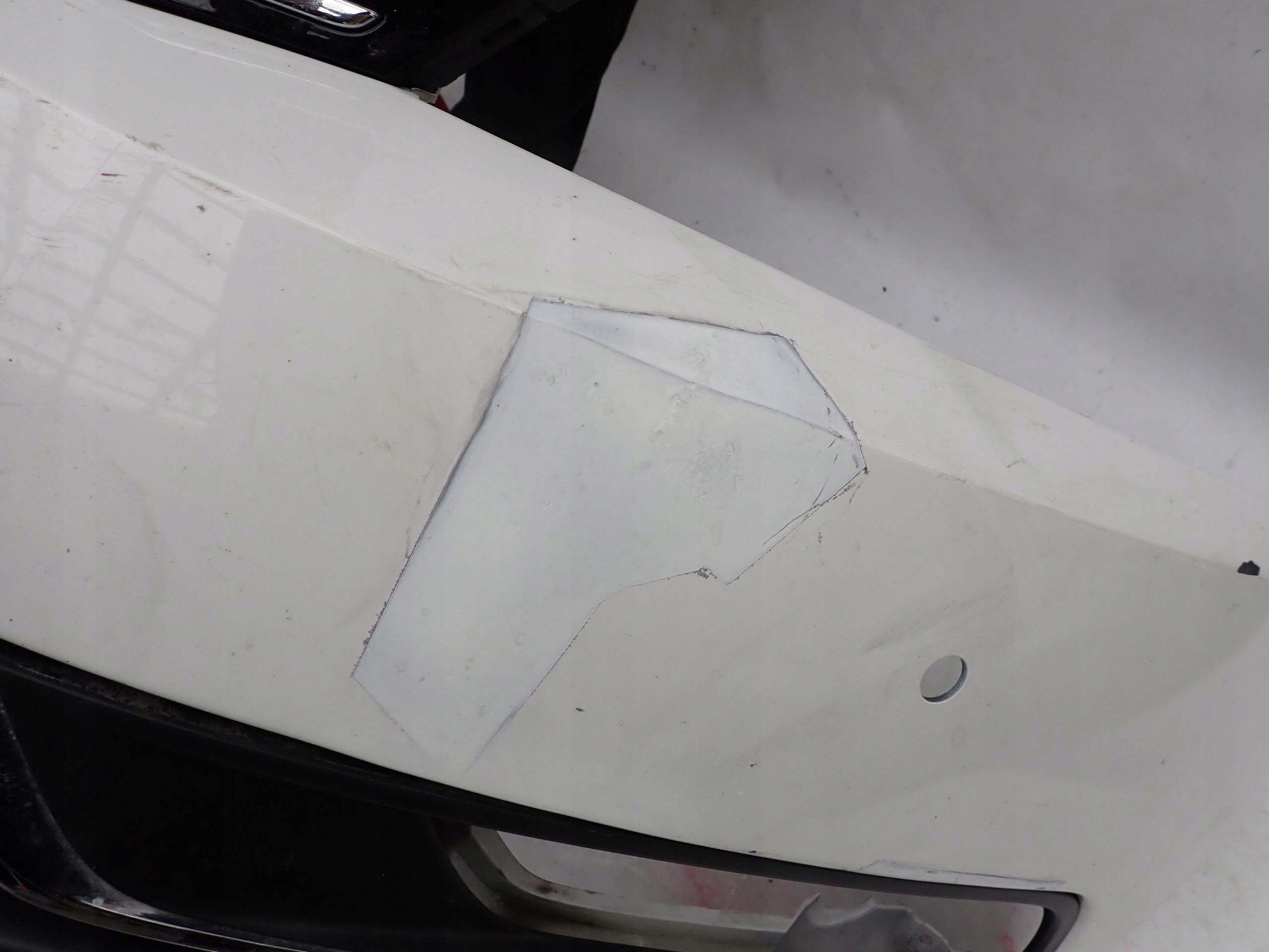 VW PASSAT B7 2010- nárazník předek přední PDC