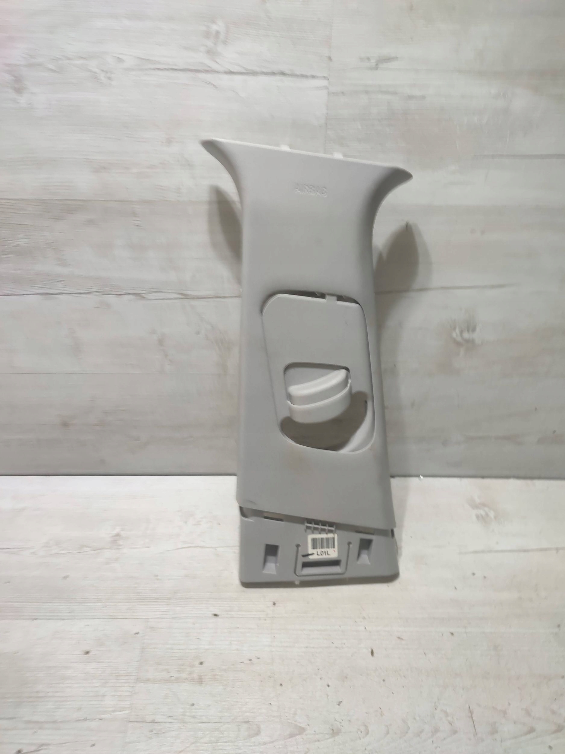 Hyundai Kona and 2018 left side cover upper slupka / B