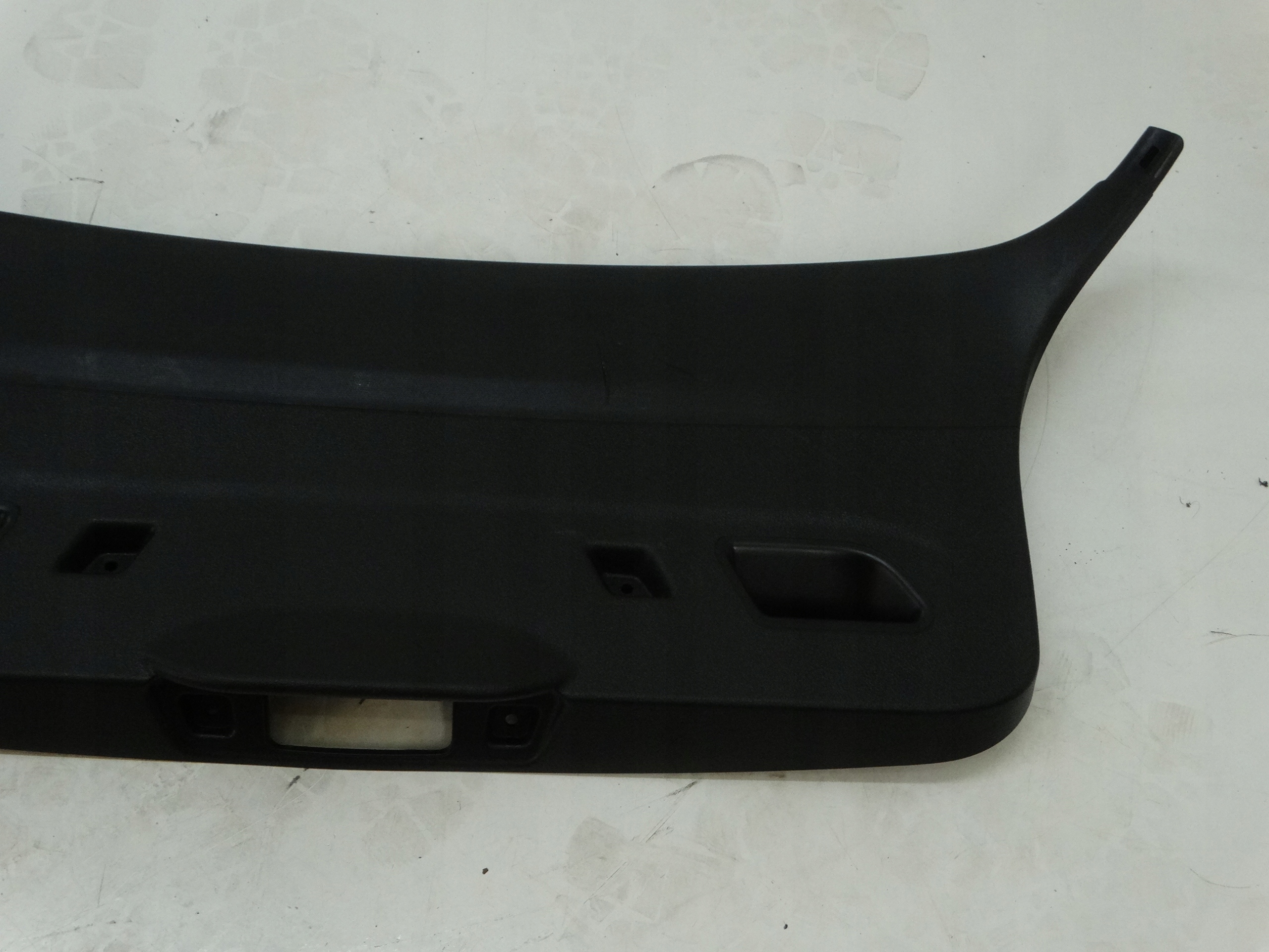 upholstery bonnet boot rear BMW F20 2013R. 7239905