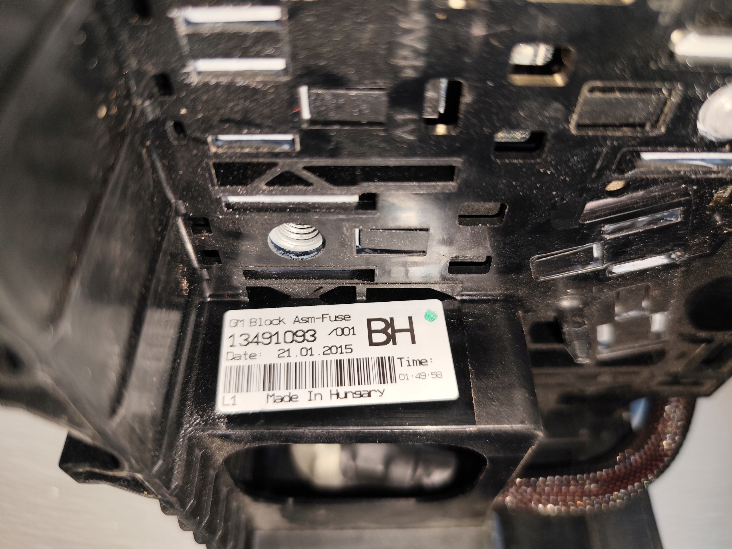 OPEL CORSA E 2015 R. terminal plus module of the battery compartment 13491093