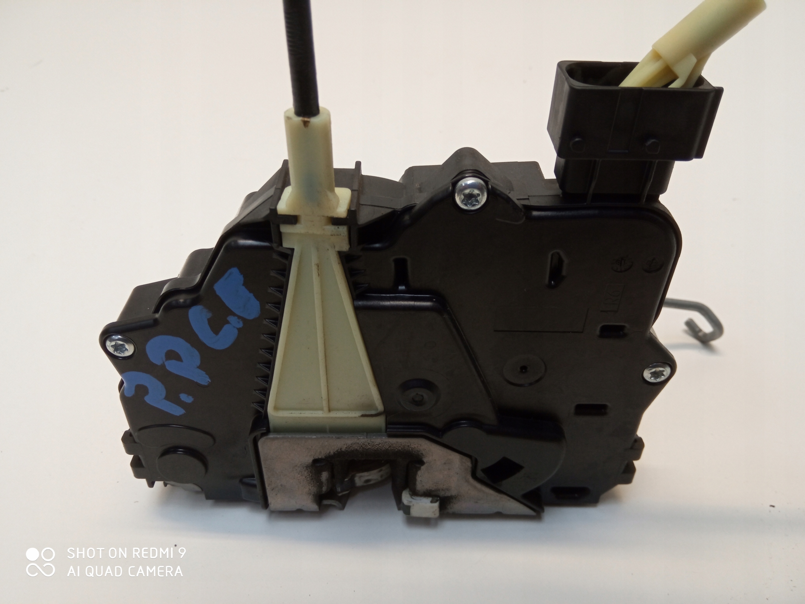 OPEL CORSA E lock right front 13431840