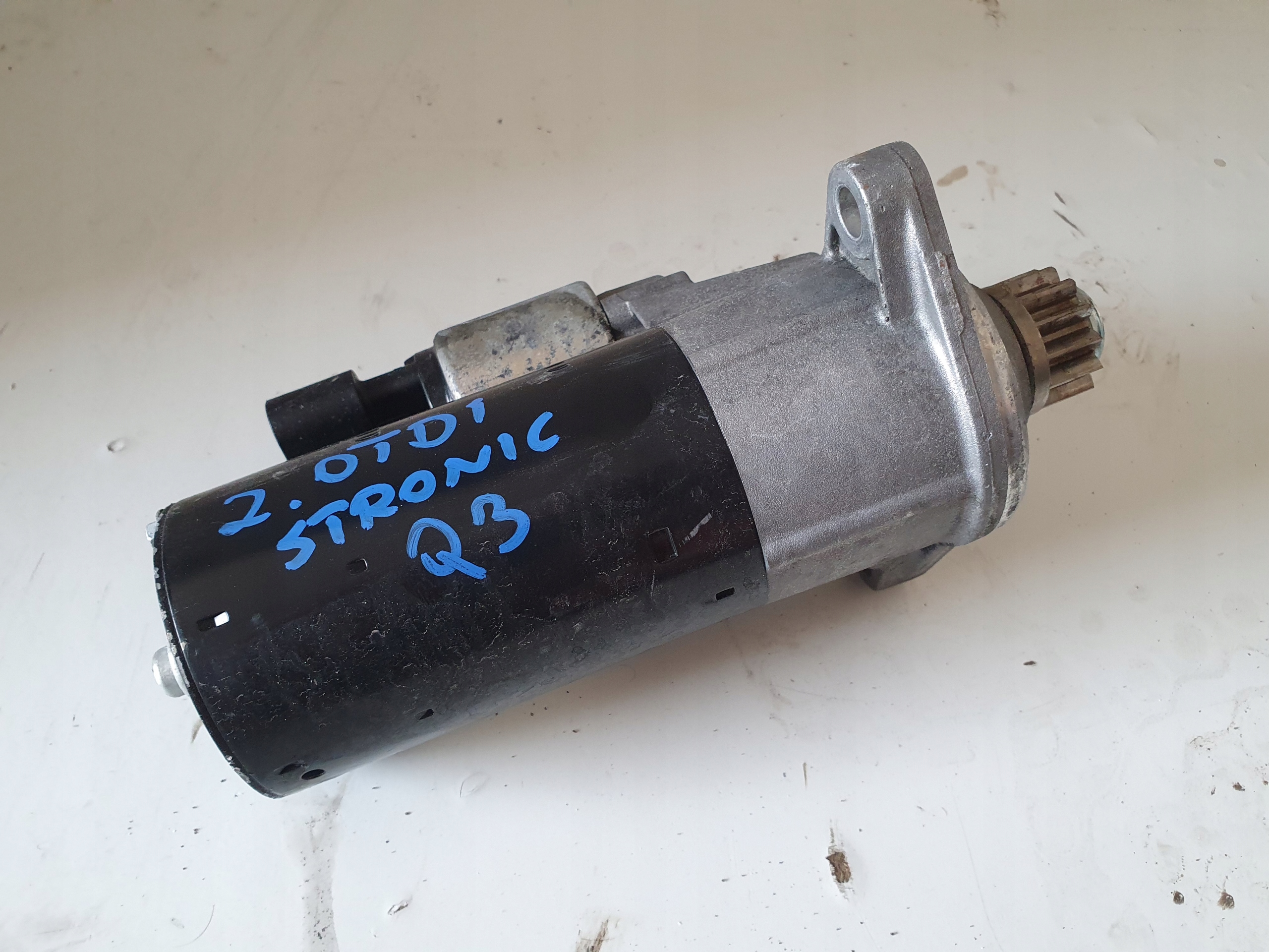 AUDI Q3 starter 2.0TDI STRONIC AUTOMAT