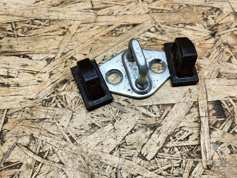 Rygiel Klapy Kia Picanto II Lift 2016