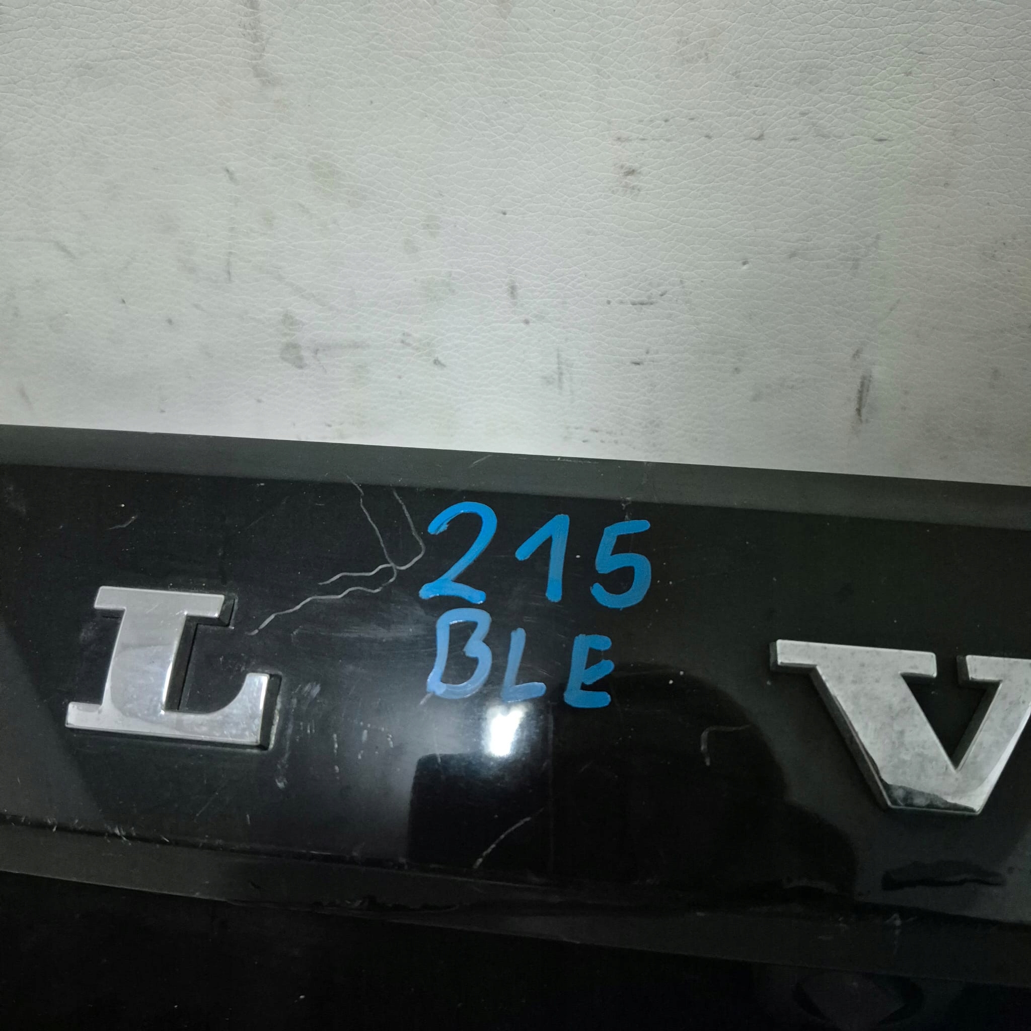 VOLVO V40 12-19 cap moulding cap bonnet rear part