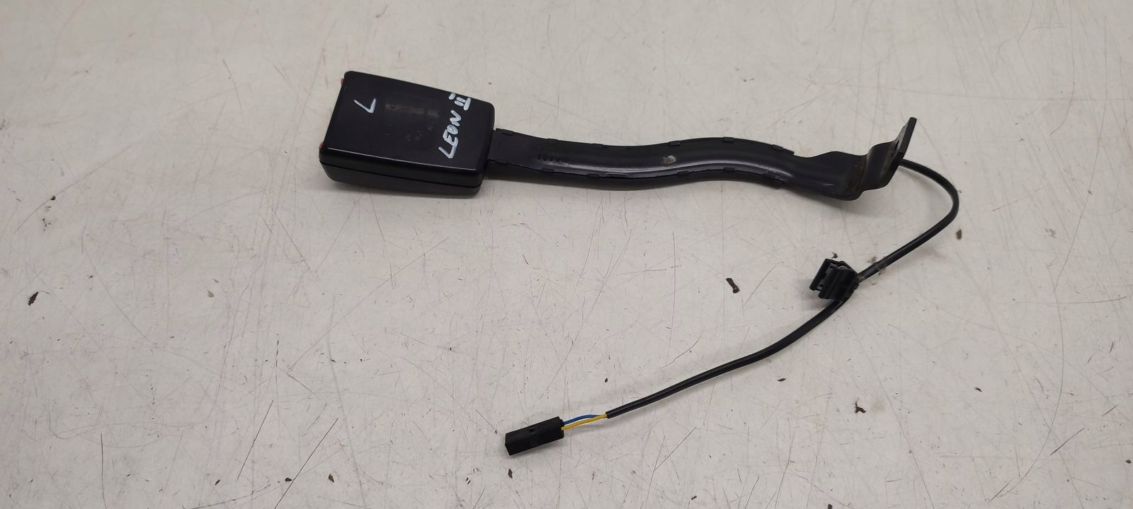 Zapinka supports left front Seat Leon II LIFT
