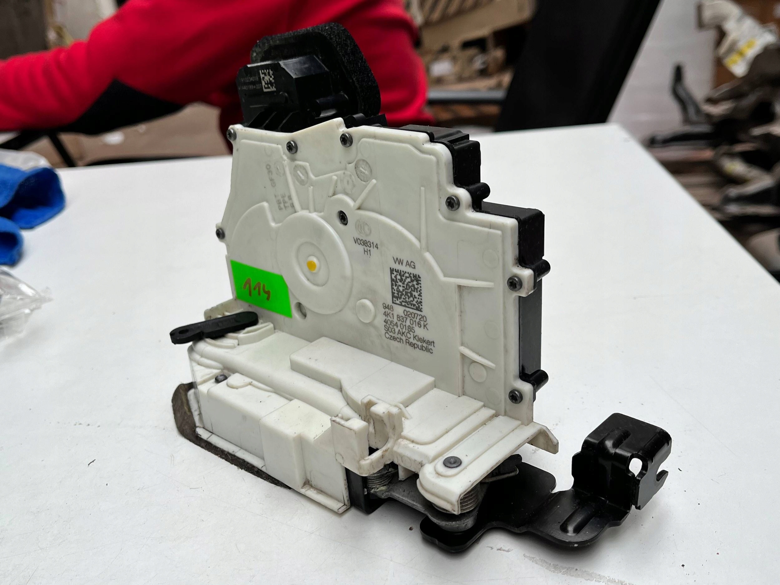 original lock door right front Audi RS Q8 4K1837016K !J