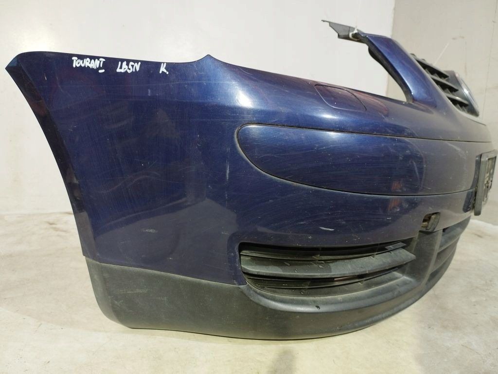 VW Touran a nárazník předek přední LB5N